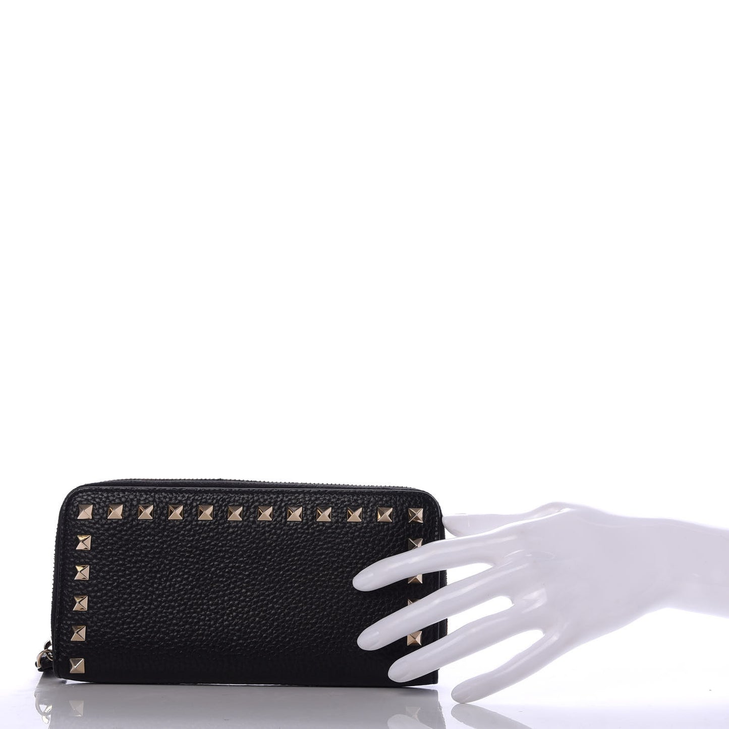 Pebbled Calfskin Rockstud Zip Around Wallet Black