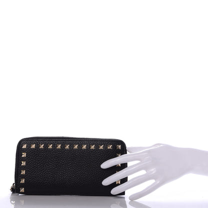 Valentino Garavani Pebbled Calfskin Rockstud Zip Around Wallet Black 2 of 6