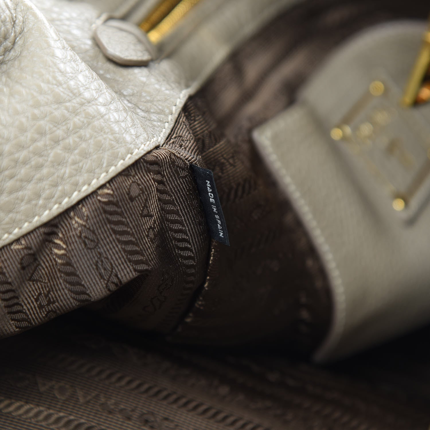 Prada Vitello Daino Tote Argilla 7 of 17