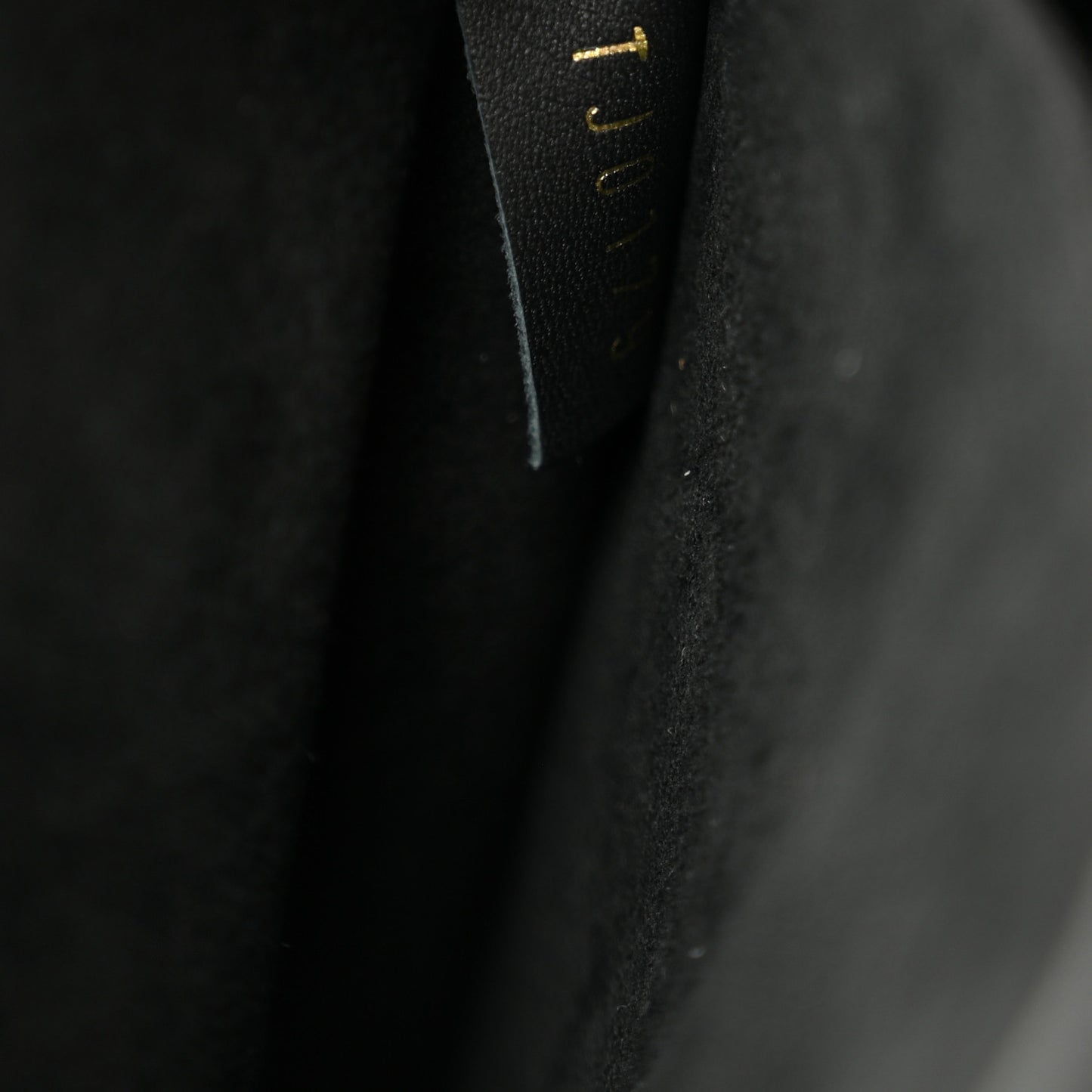 Calfskin New Wave Zipped Pochette Black