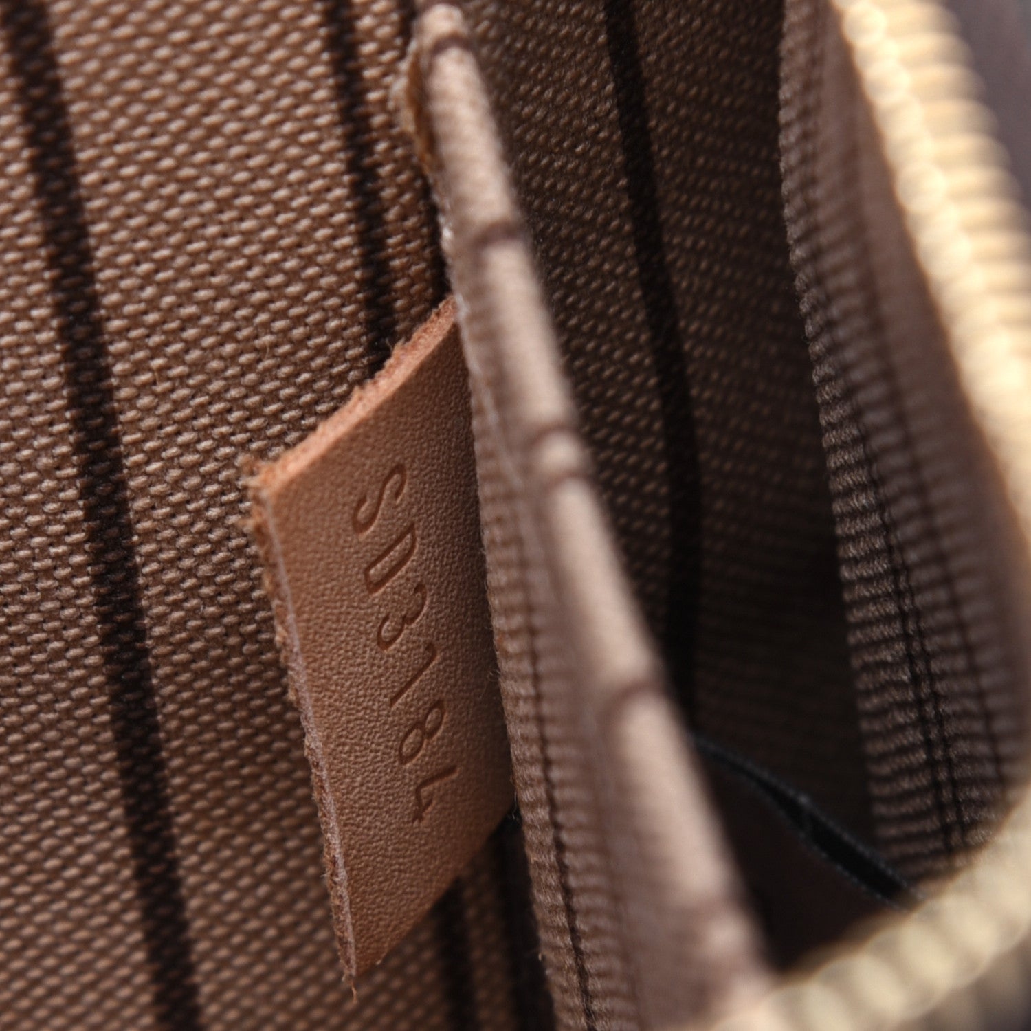 Louis Vuitton Monogram Neverfull MM GM Pochette 10 of 18