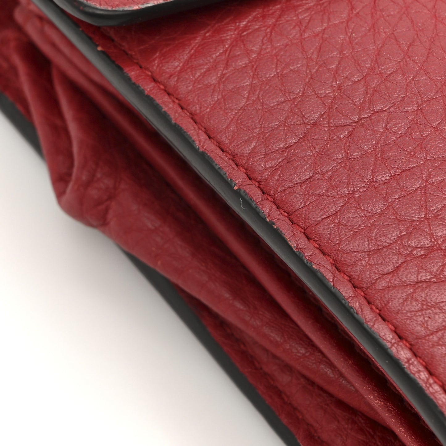 Calfskin Matelasse GG Marmont Chain Wallet Vulcanic Red