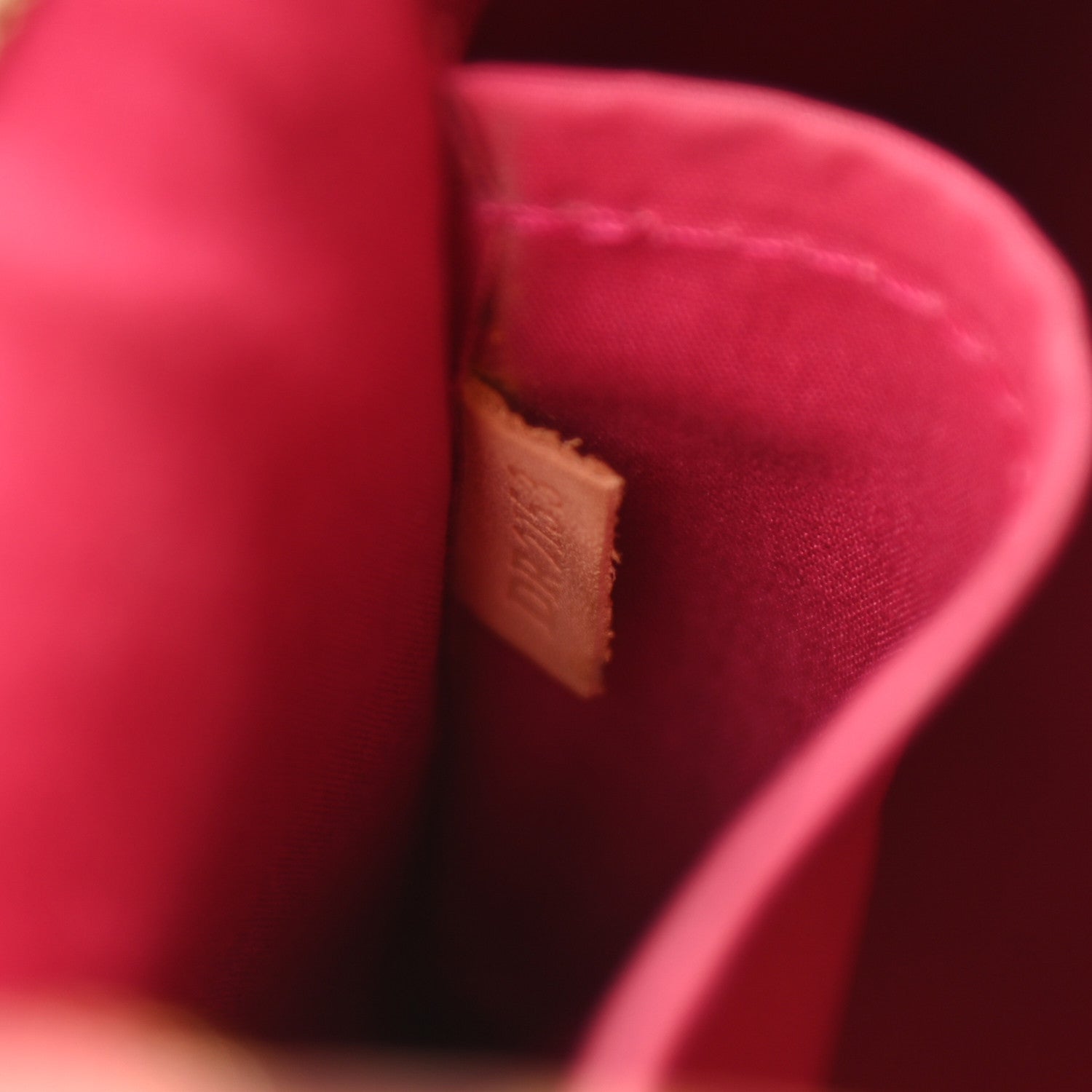 Louis Vuitton Vernis Brea MM Rose Litchi 6 of 15