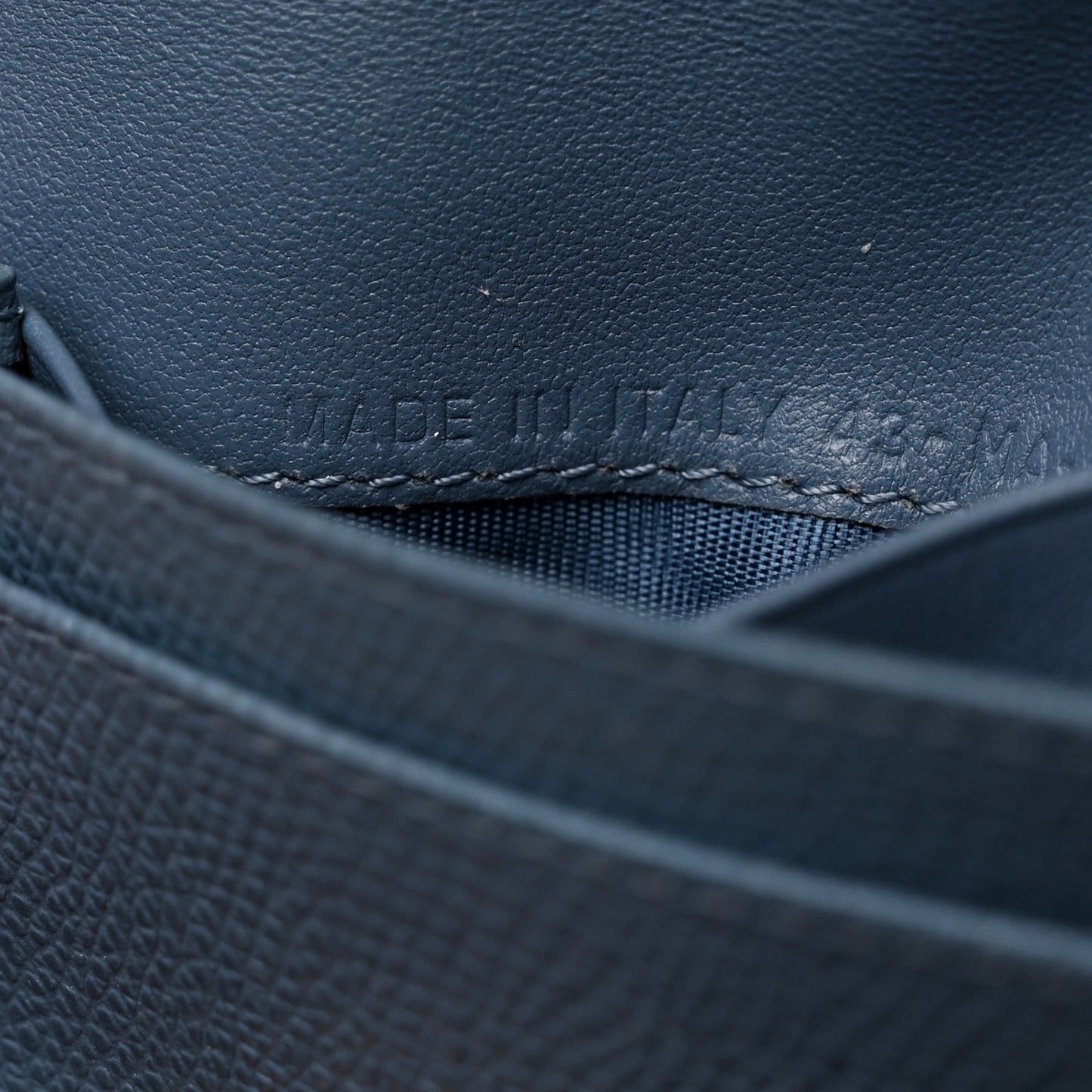 Grained Calfskin Saddle Card Holder Navy