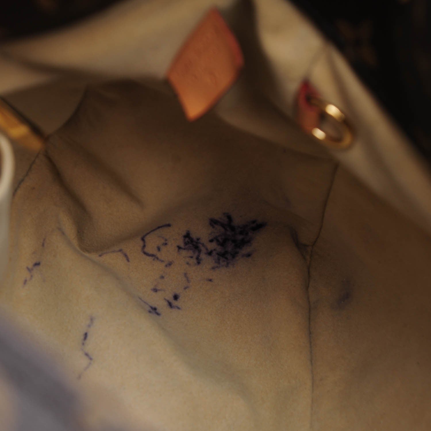 Louis Vuitton Monogram Artsy MM 7 of 13