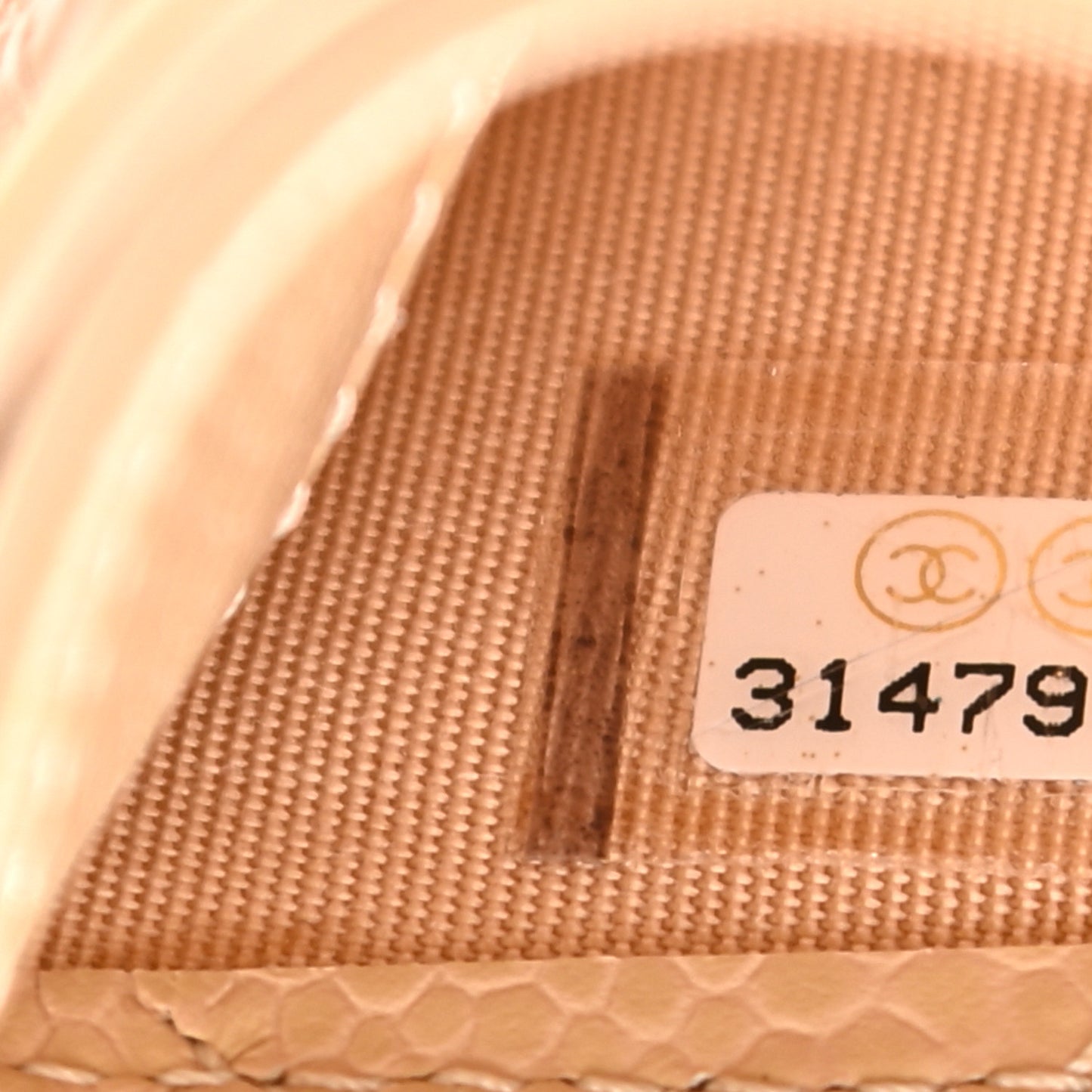 Caviar Quilted Card Holder Beige