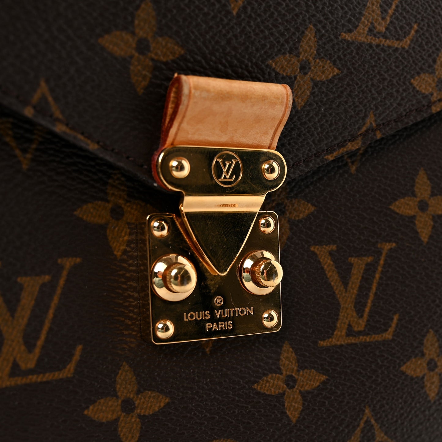 Monogram Metis