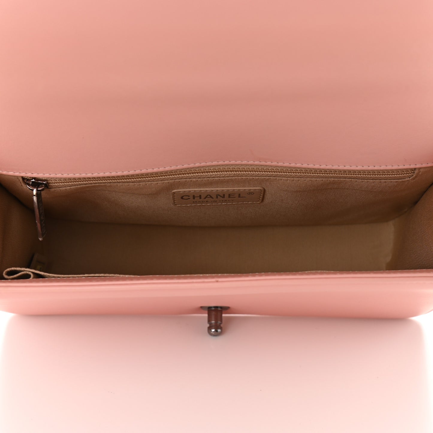 Patent Chevron New Medium Boy Flap Light Pink