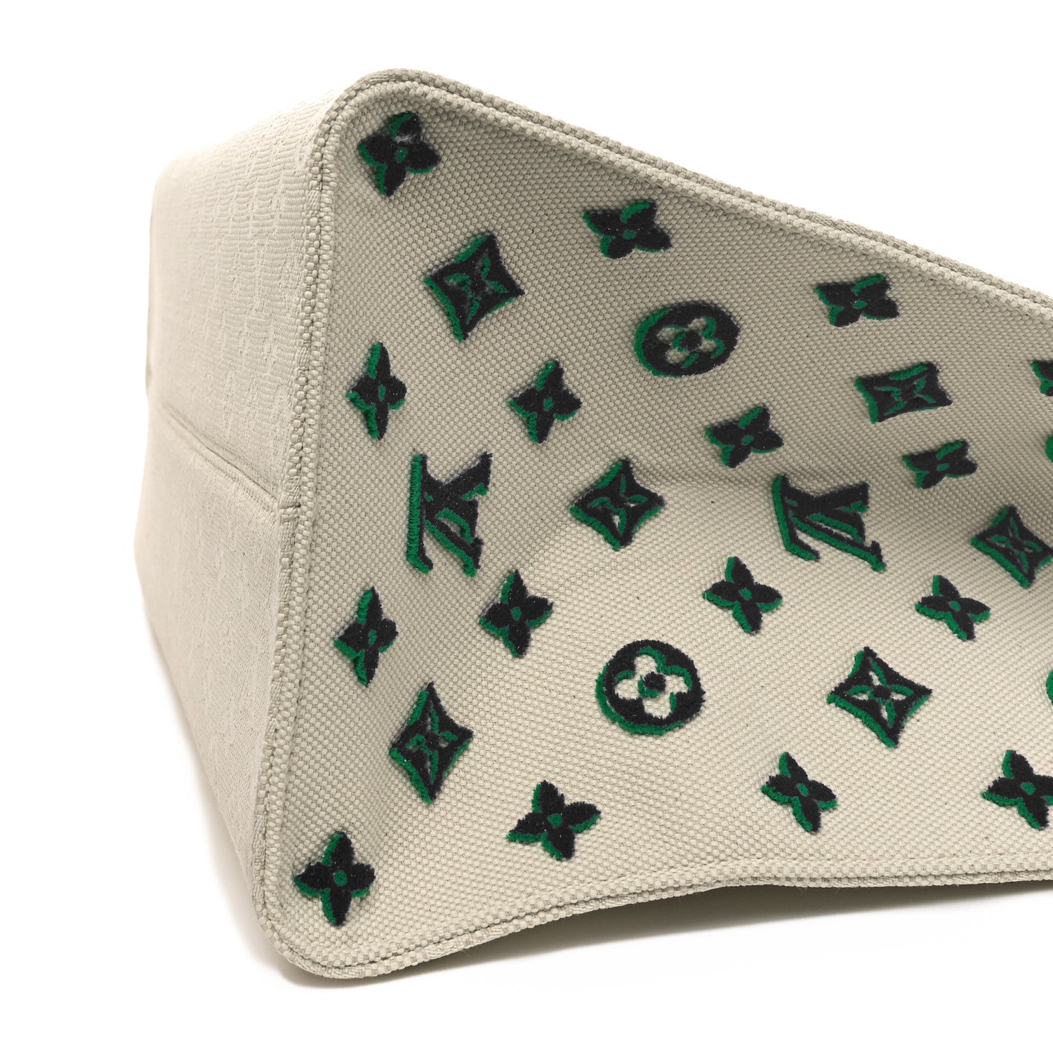 Louis Vuitton Jacquard Embroidered Tufted Monogram Hamptons Onthego GM Black 9 of 9