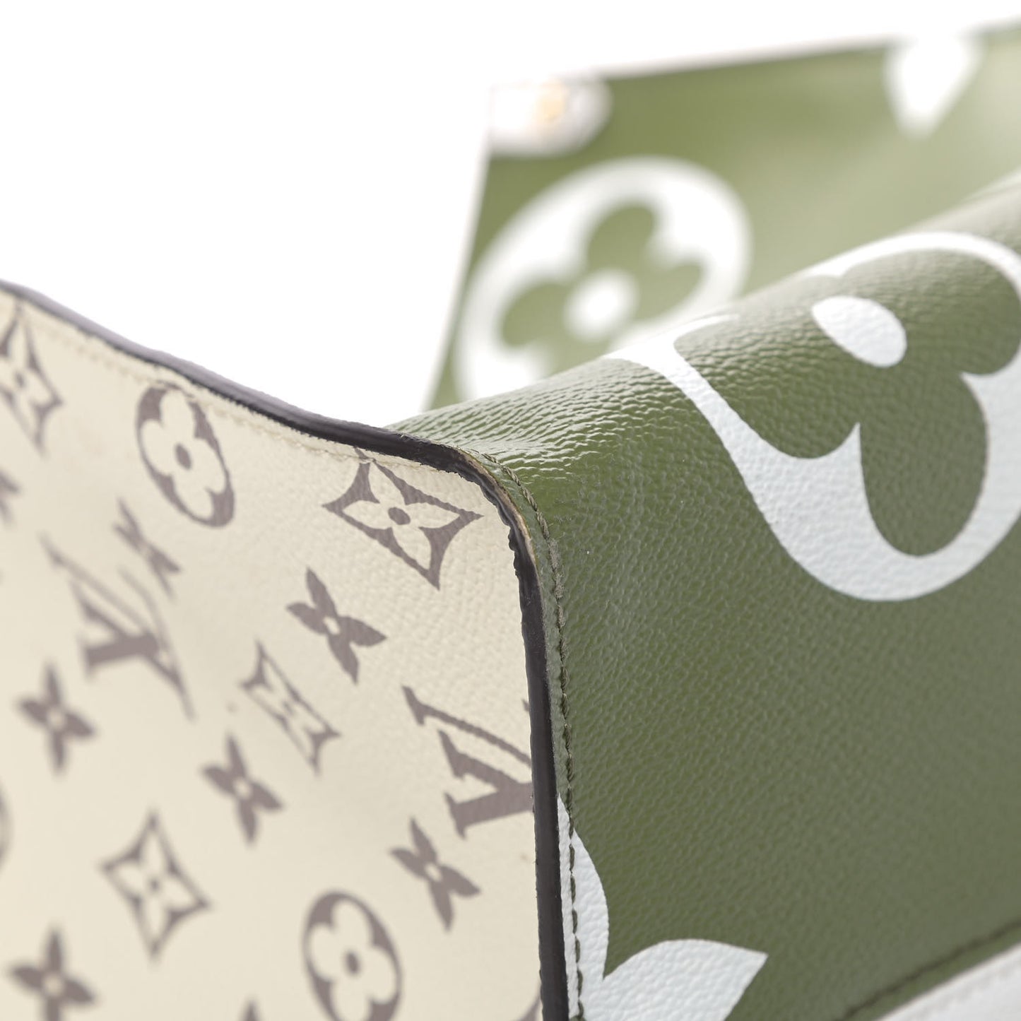 Monogram Giant Onthego GM Kaki Beige