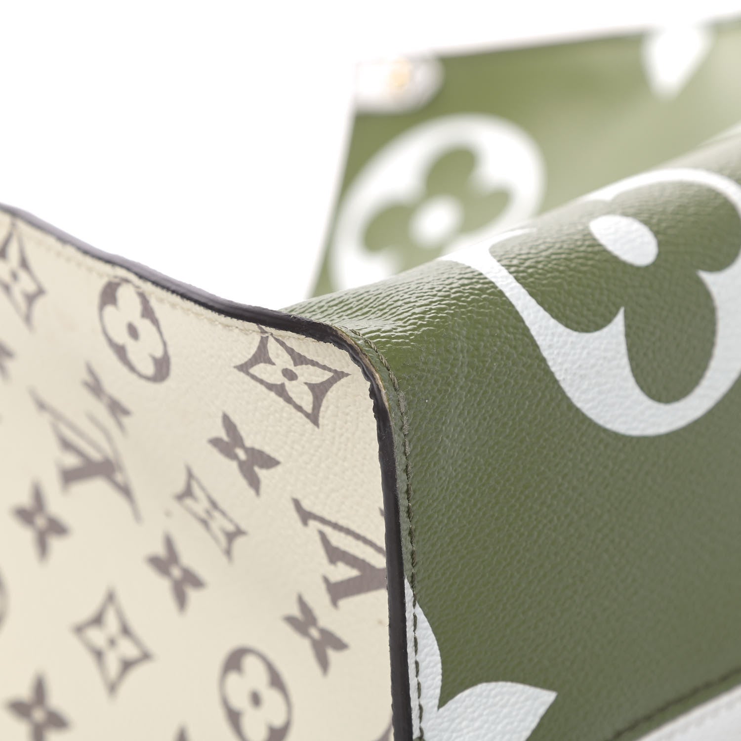 Louis Vuitton Monogram Giant Onthego GM Kaki Beige 15 of 15