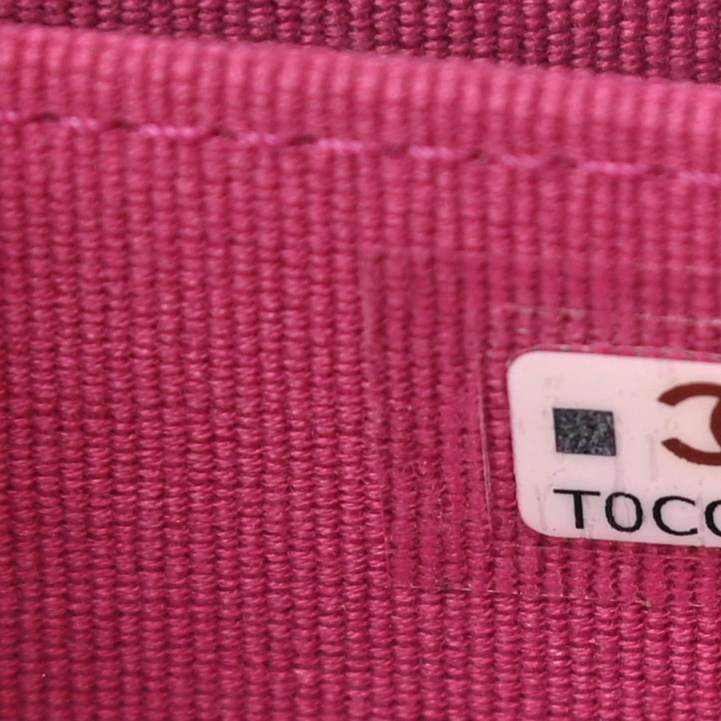 Caviar Quilted Zip Card Holder Fuchsia