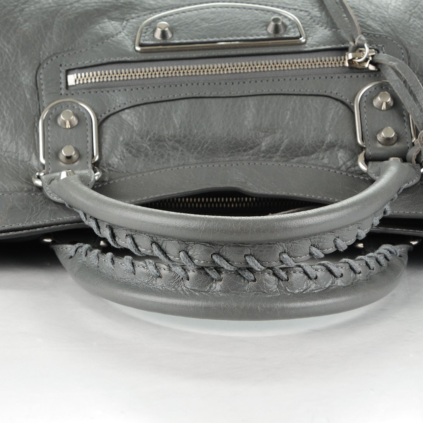 Agneau Silver Metallic Edge Hardware City Gris Cendre
