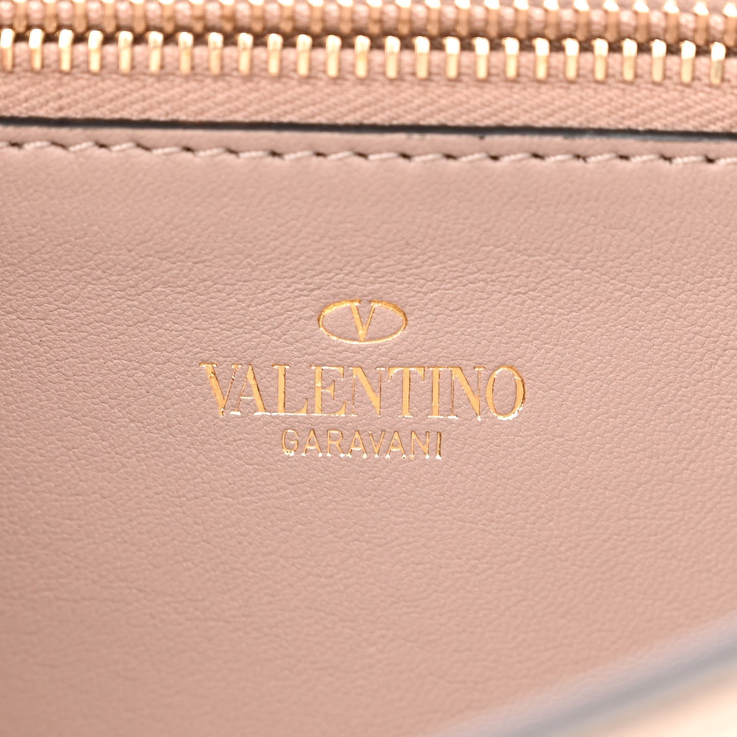Metallic Pebbled Calfskin Rockstud Phone Case With Chain Sasso