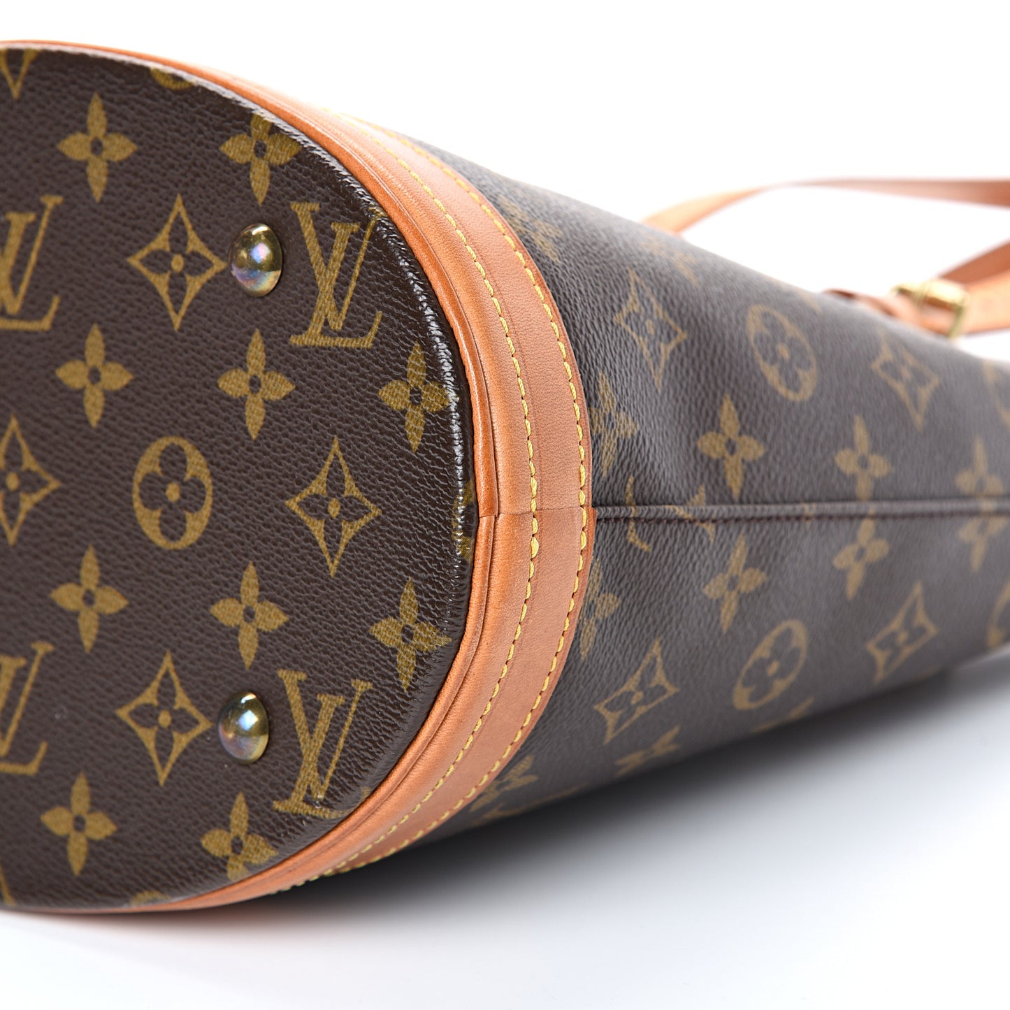 Monogram Petit Bucket 23