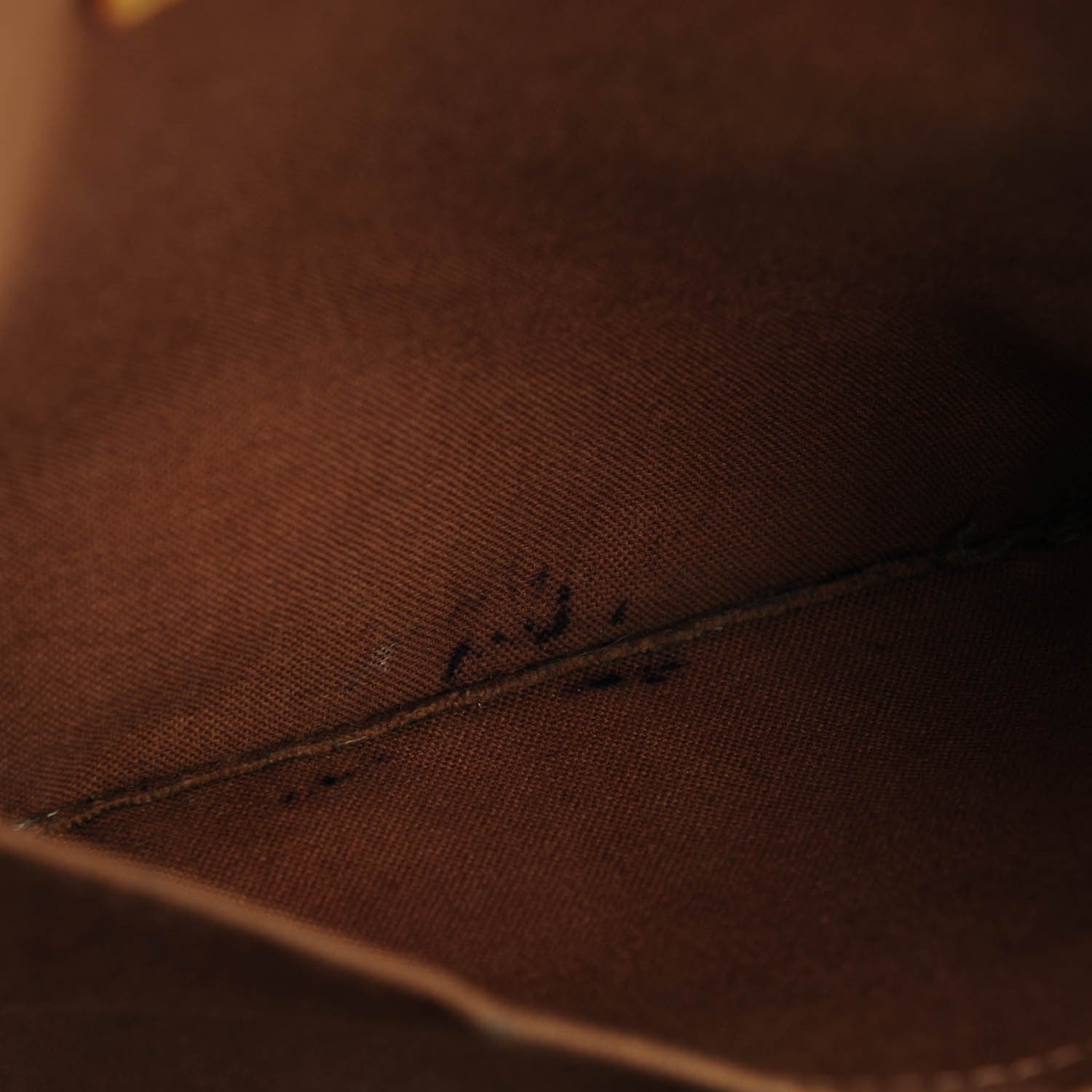 Louis Vuitton Monogram Lockit Horizontal 8 of 12