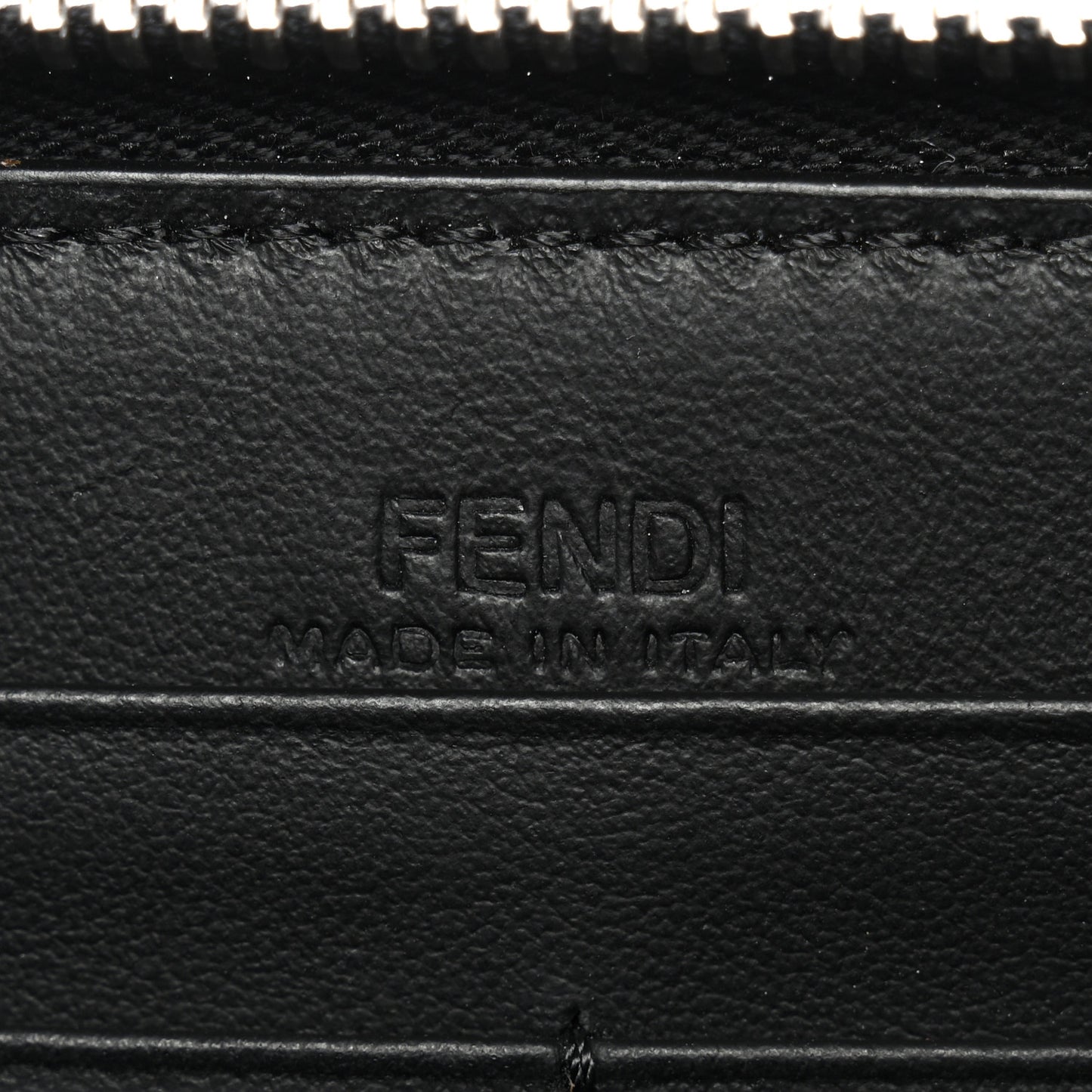 Vitello CamouFF Zip Around Wallet Black Multicolor