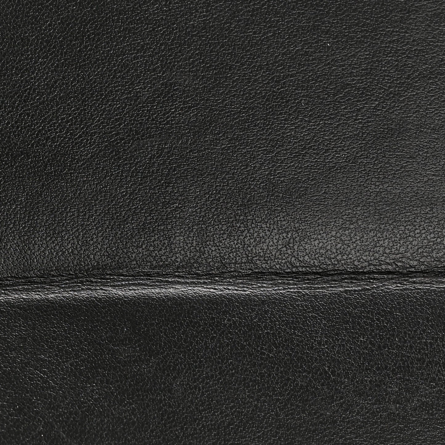 Smooth Calfskin Le Grand Chiquito Black