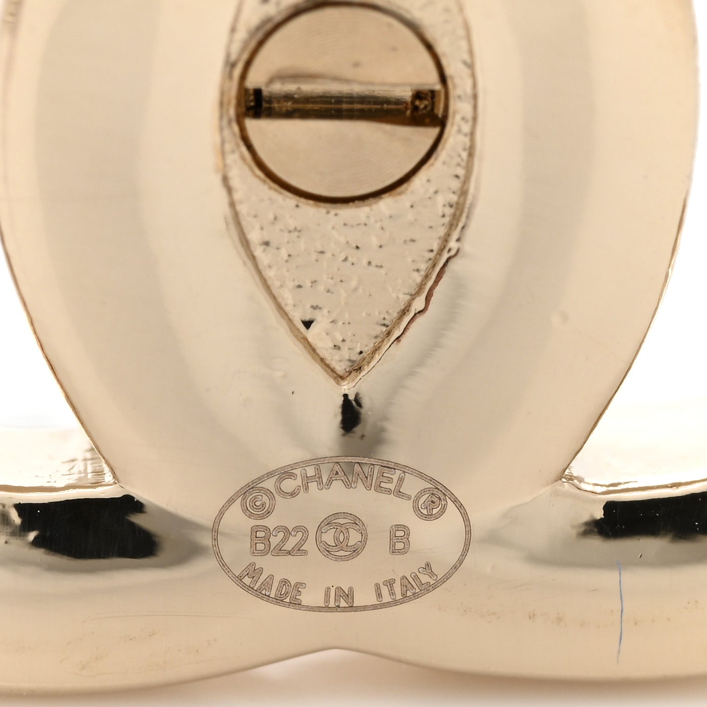 Metal Logo CC Turnlock Earrings Gold