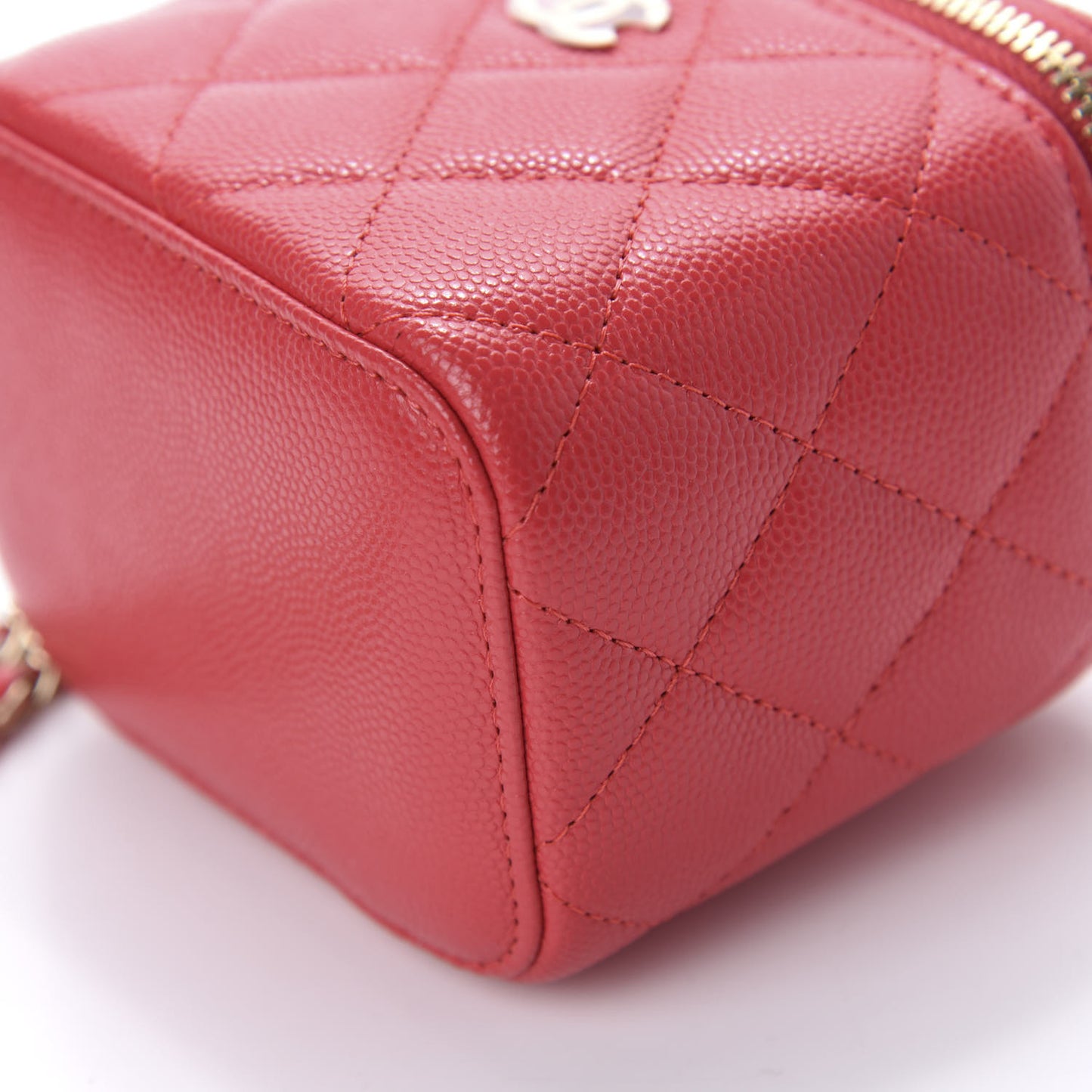Caviar Quilted Mini Vanity Case With Chain Red