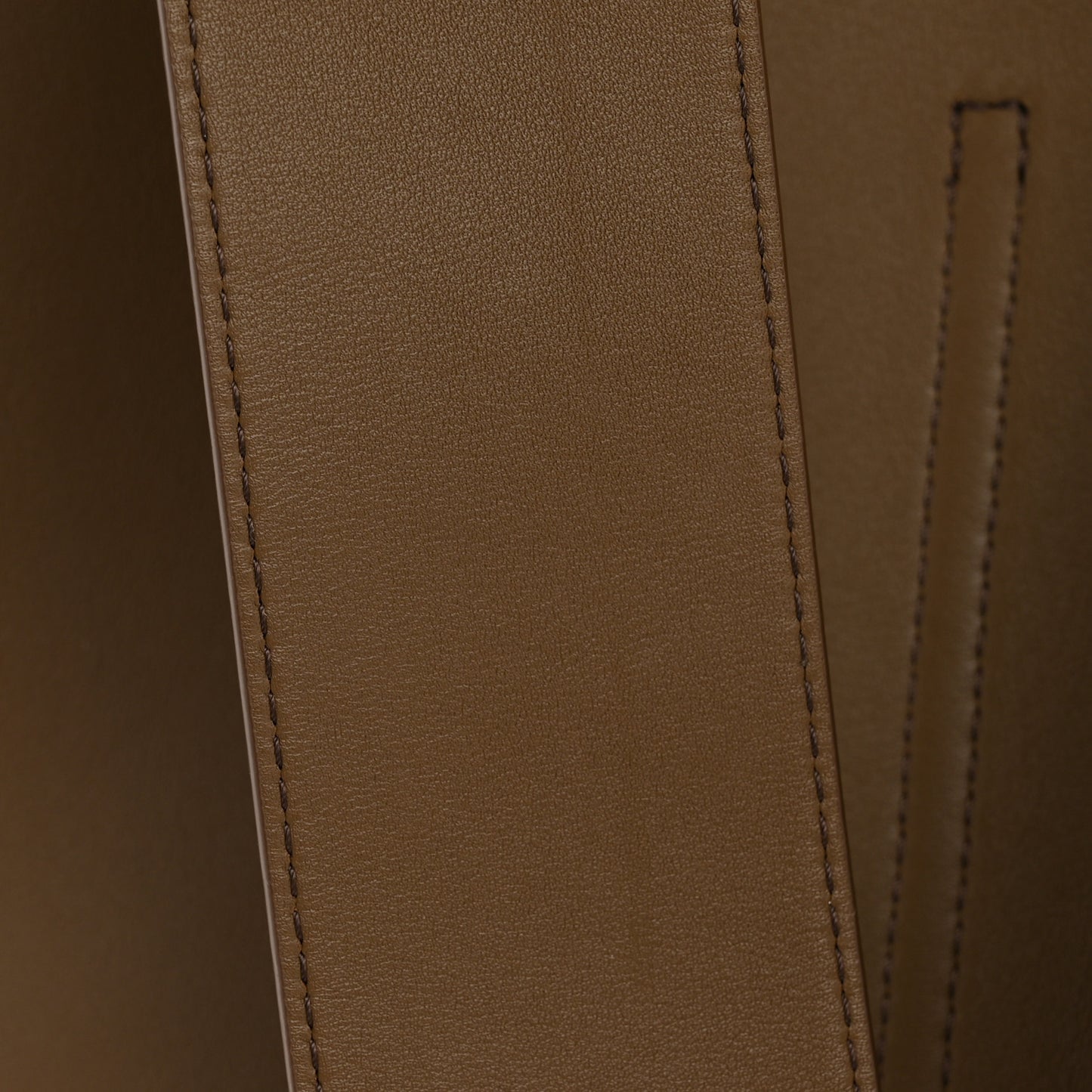 Smooth Calfskin Medium Pebble Bucket Bag Oak