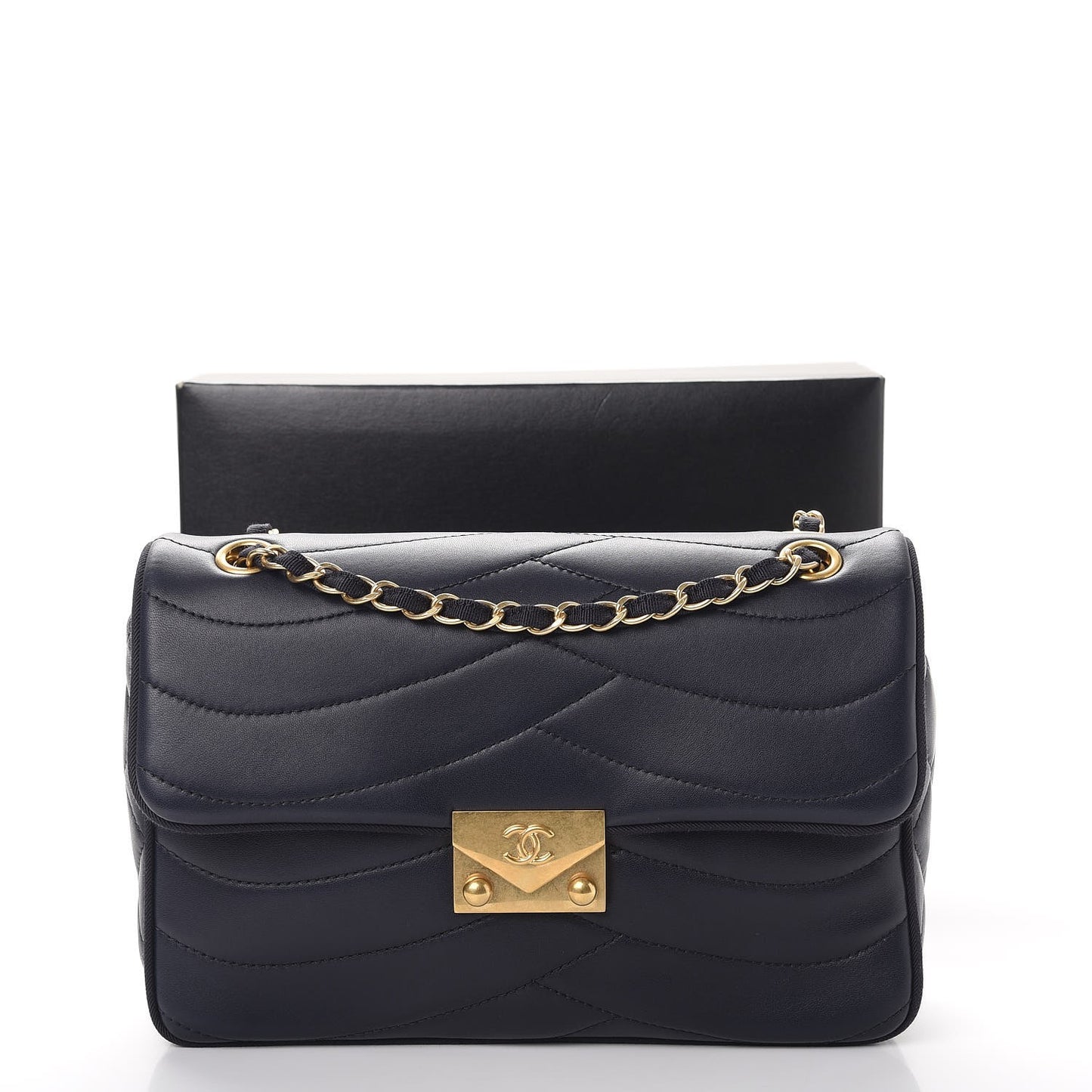 Lambskin Scallop Quilted Medium Pagoda Flap Navy