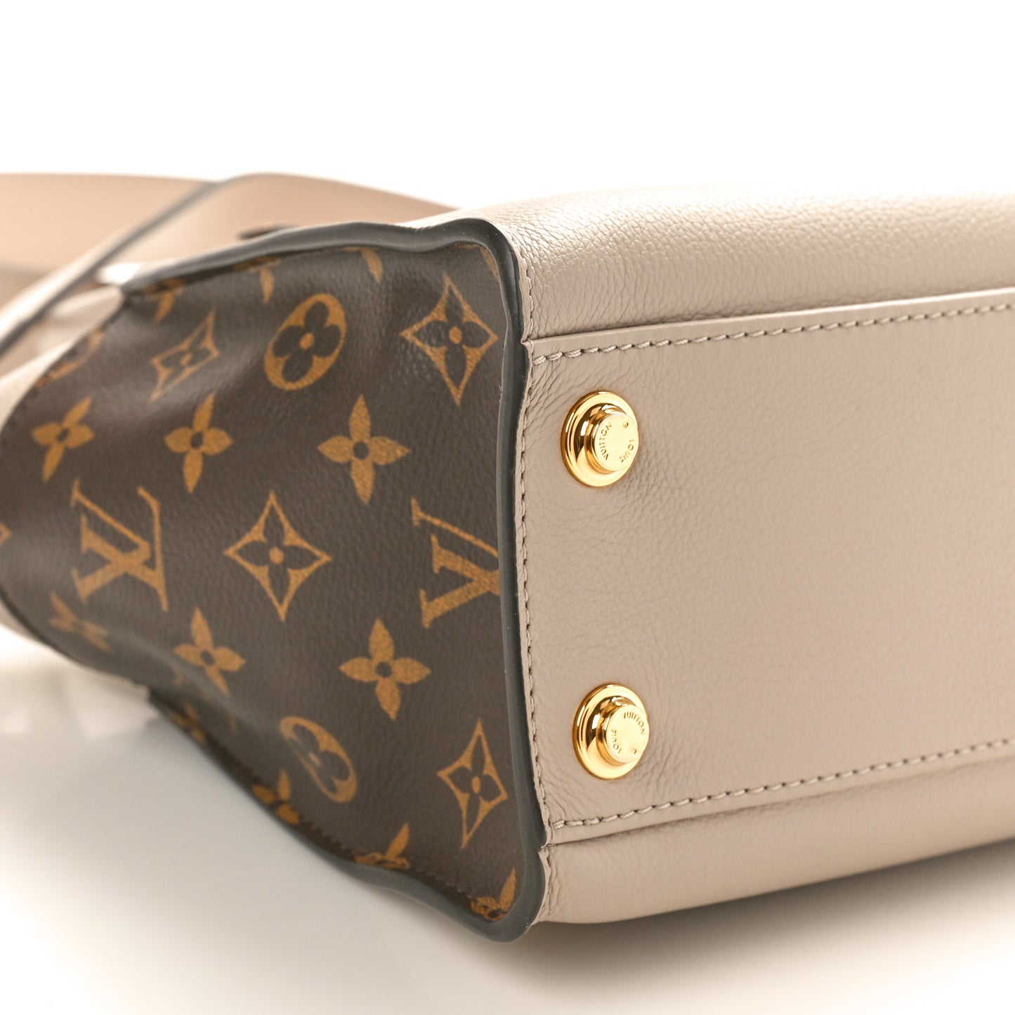 Calfskin Monogram On My Side PM Greige