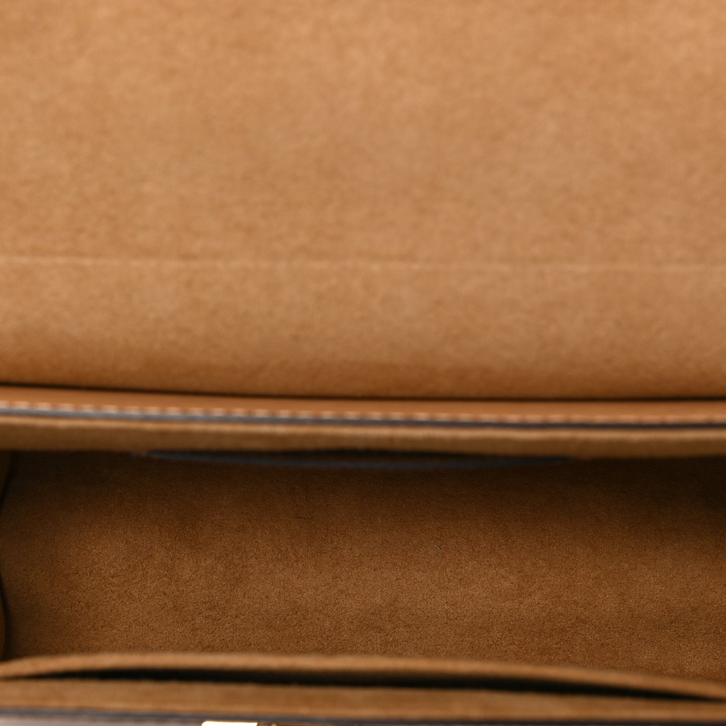 Epi Twist Shoulder Bag MM Camel