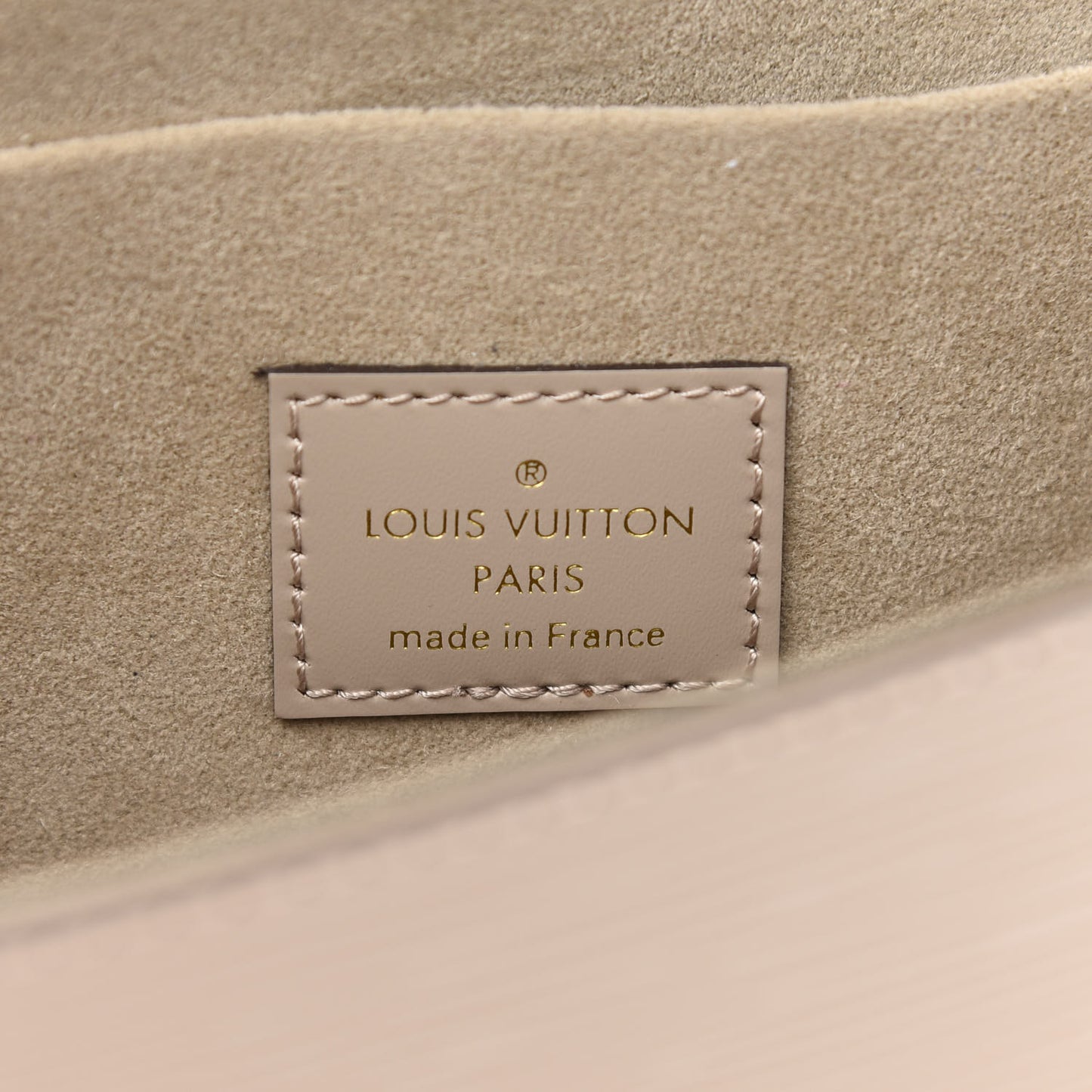 Epi Felicie Pochette Chain Wallet Galet