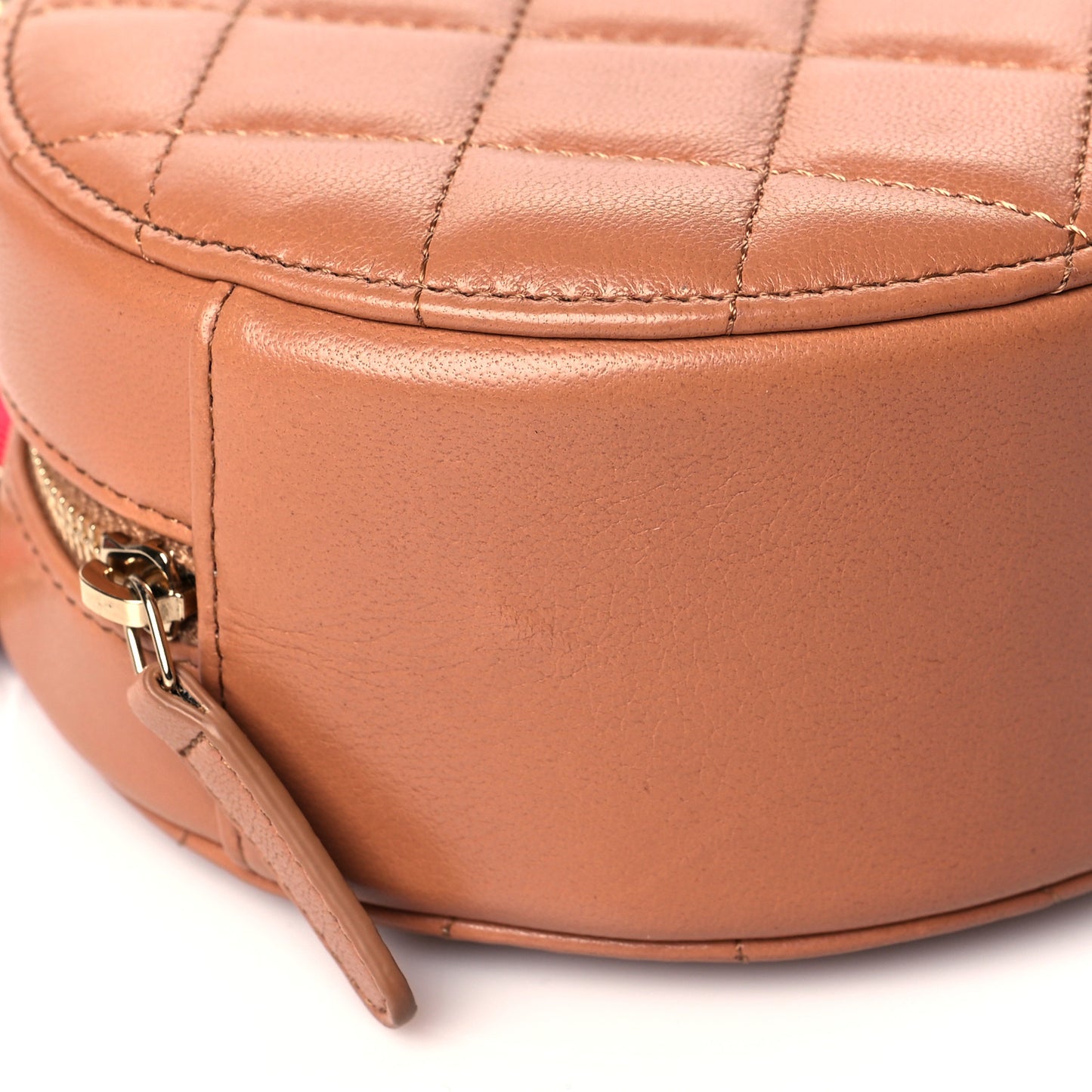 Shiny Lambskin Ribbon Quilted Round Clutch With Chain Brown