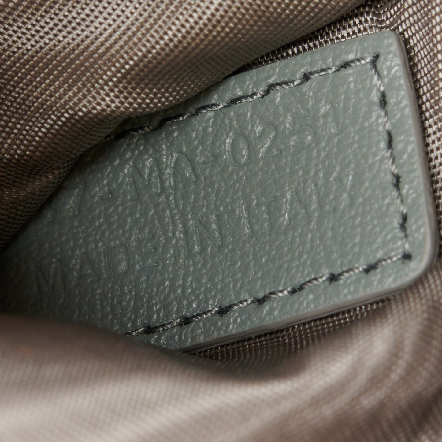 Oblique Saddle Chain Long Wallet Grey