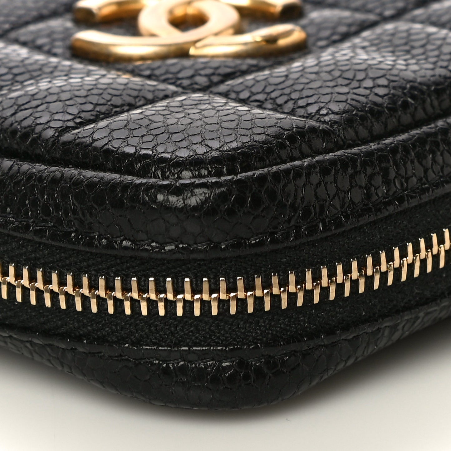 Caviar Quilted Diamond Coin Purse With Chain Black