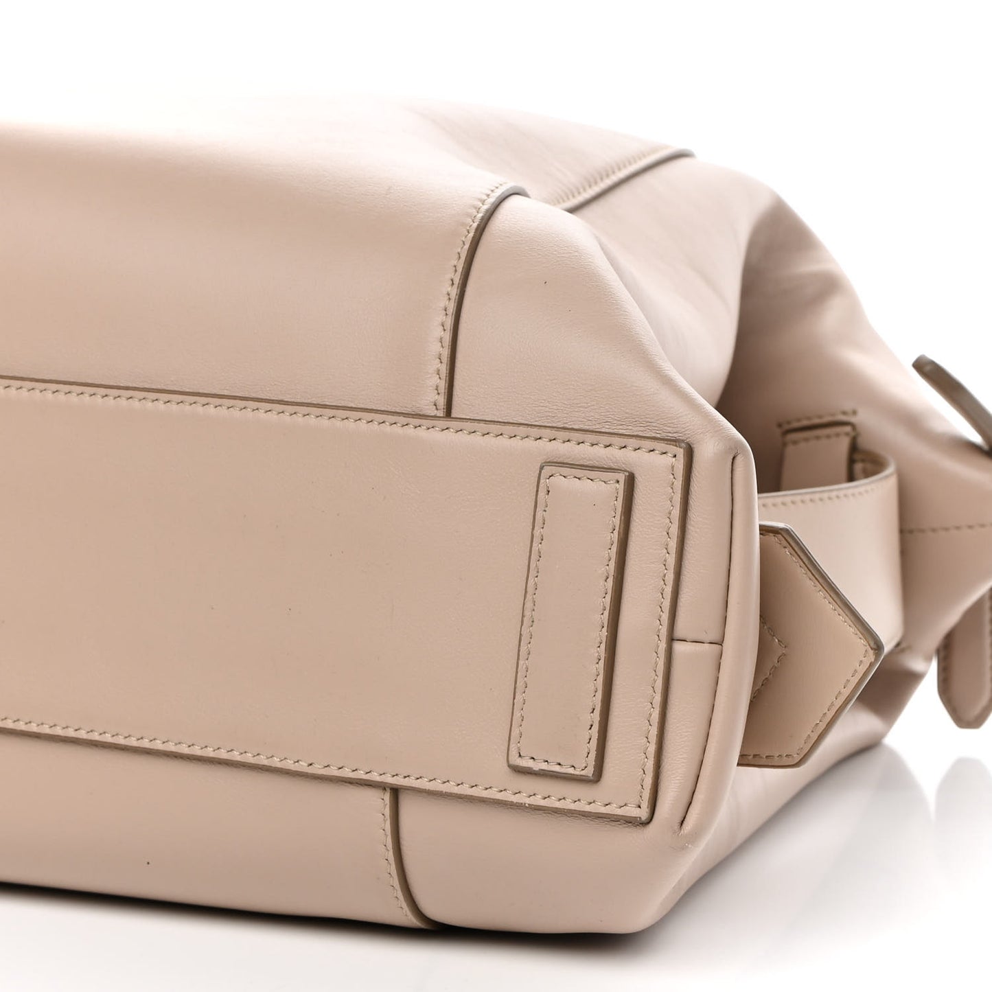 Smooth Calfskin Medium Soft Antigona Dune