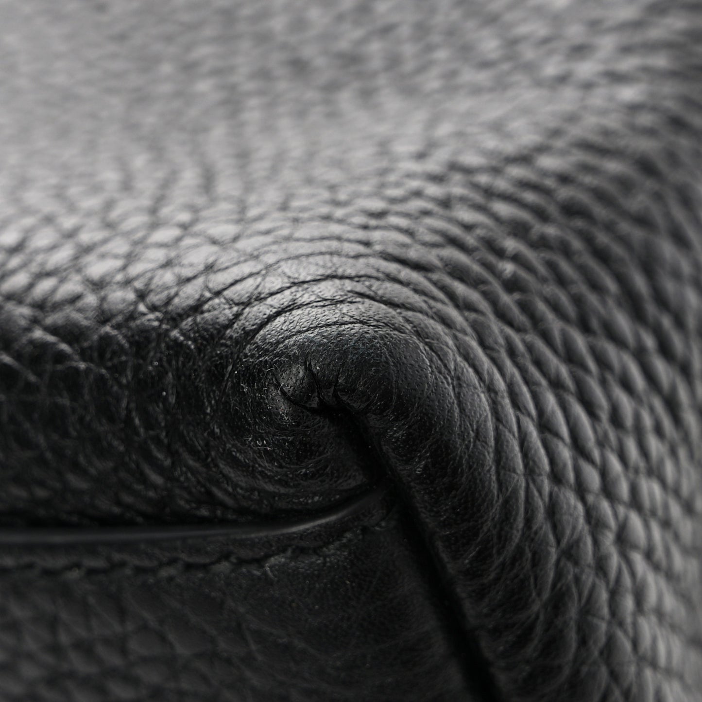 Pebbled Calfskin Medium Soho Chain Shoulder Bag Black