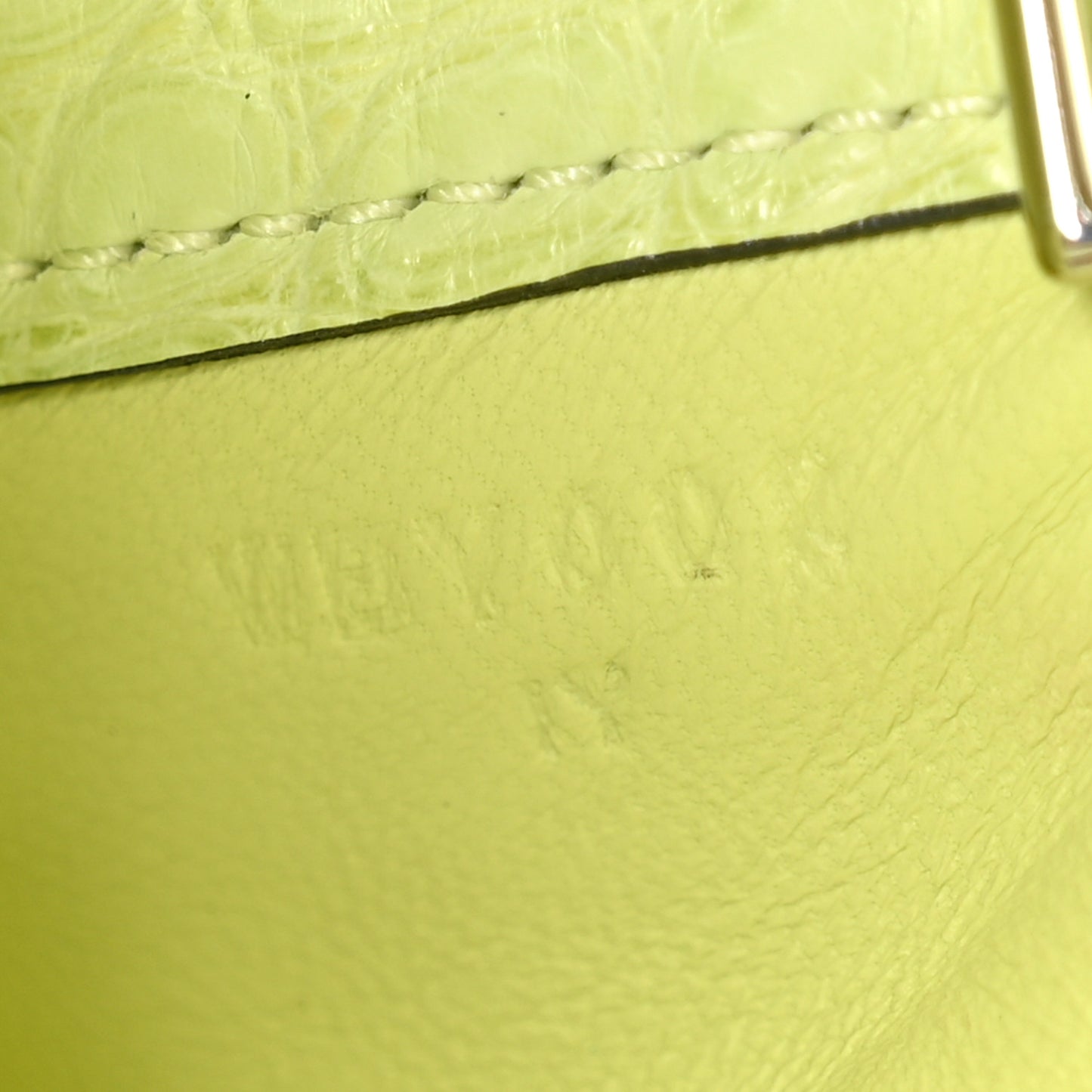 Matte Alligator Micro Picotin Lock Jaune Bourgeon