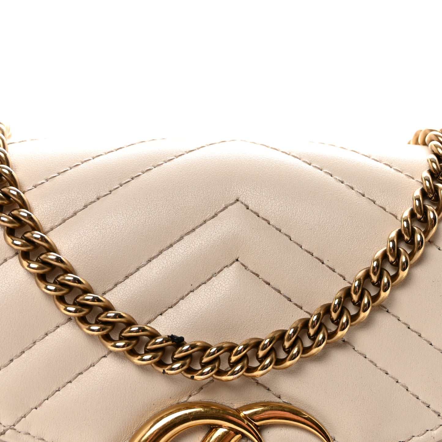 Calfskin Matelasse GG Marmont Chain Wallet Mystic White