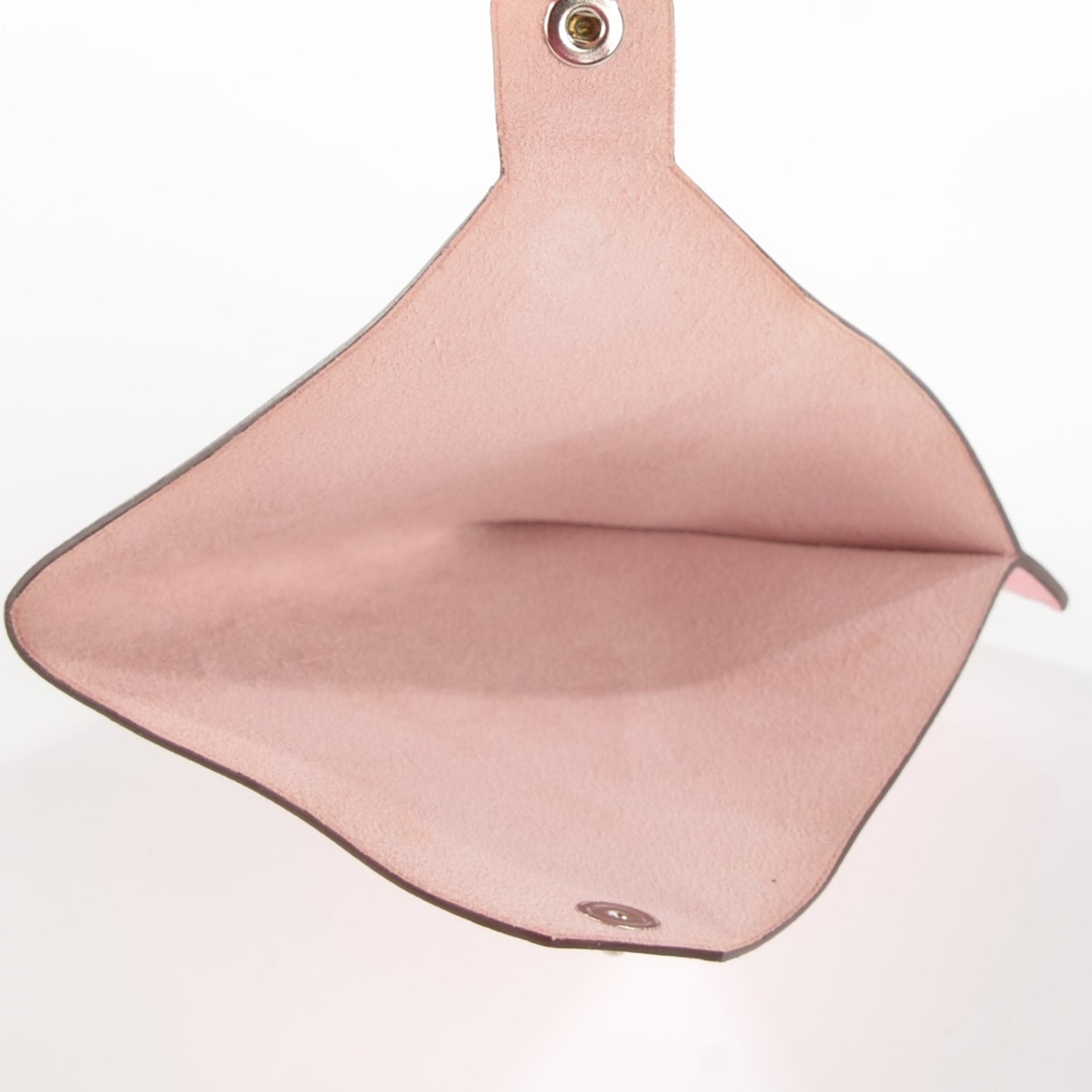 Chevre Mysore Tarmac PM Passport Holder Rose Sakura