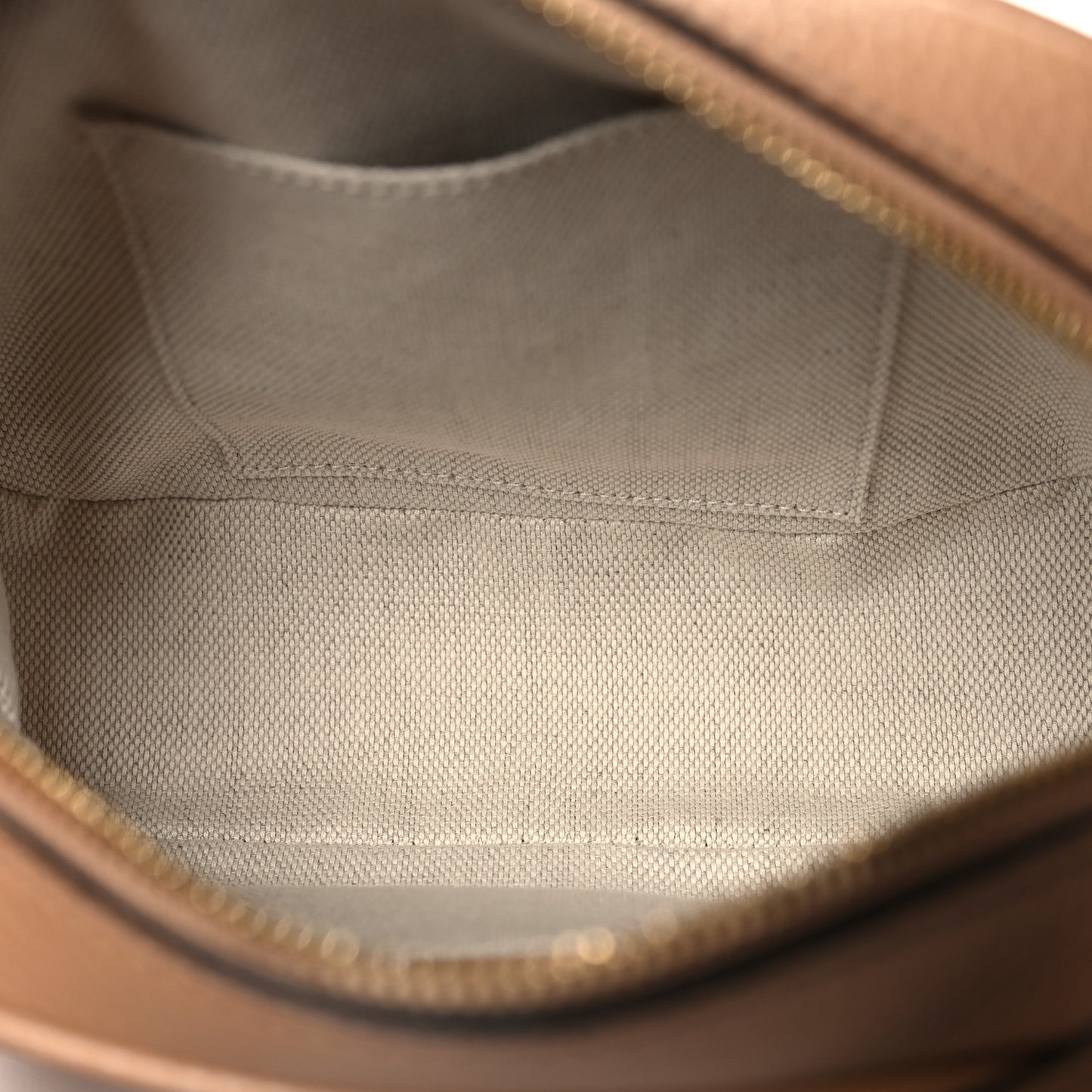 Pebbled Calfskin Small Soho Disco Bag Camelia