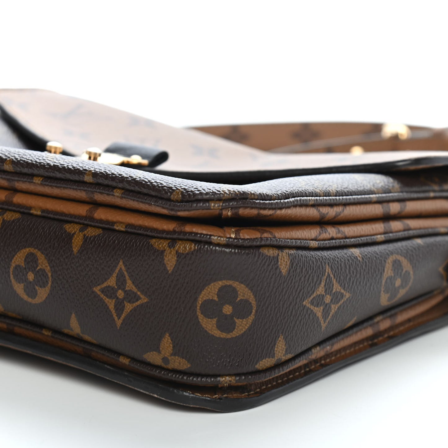 Reverse Monogram Pochette Metis