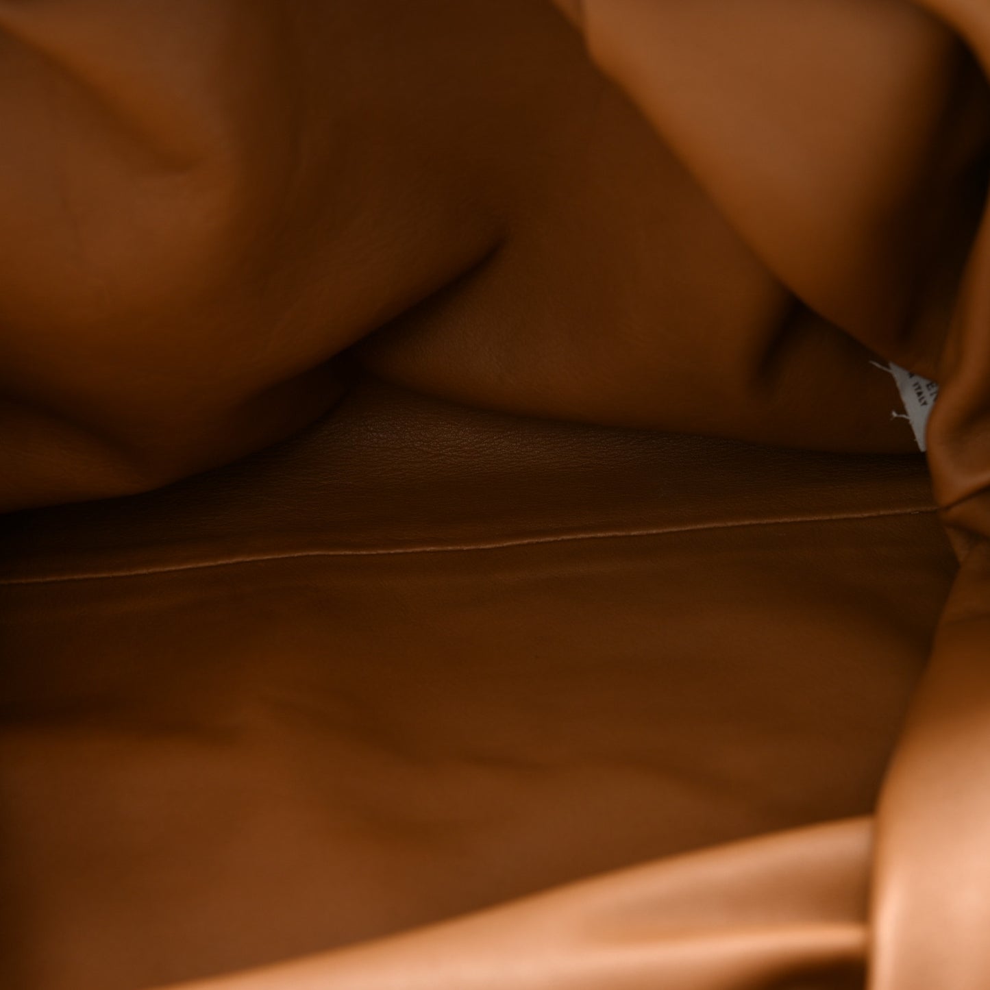 Smooth Butter Calf The Pouch Oversized Cammello