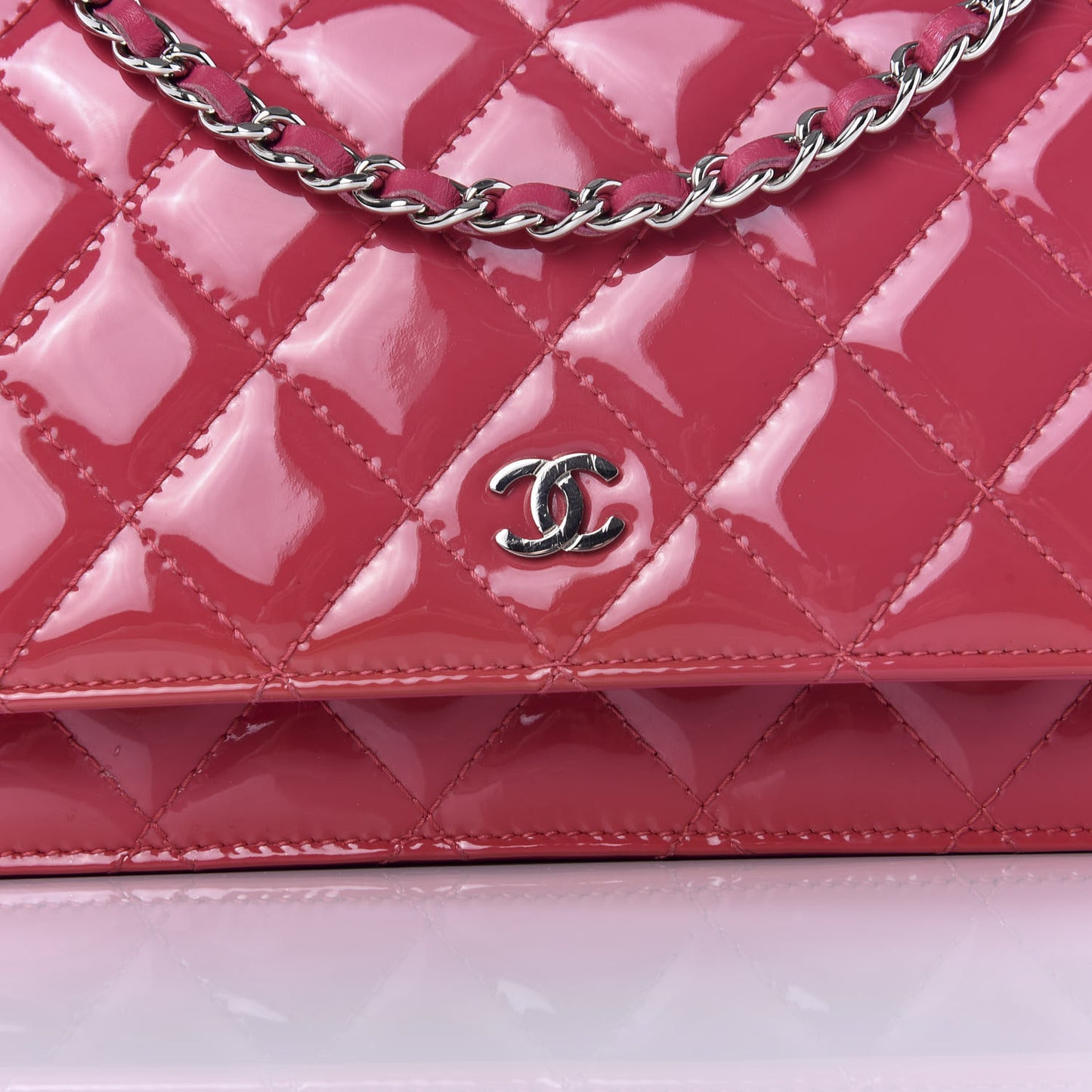 Patent Quilted Wallet On Chain WOC Pink