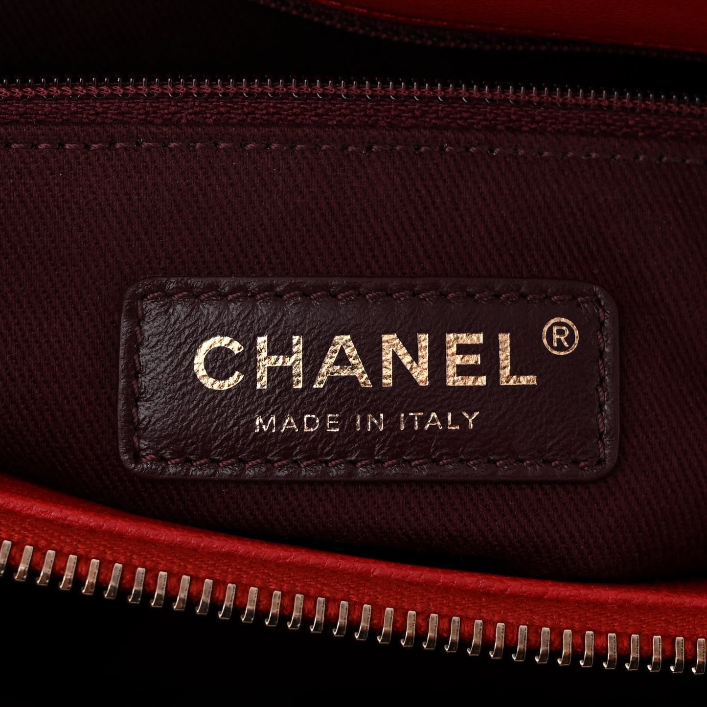Shiny Sheepskin Quilted Large Trapezio Flap Red