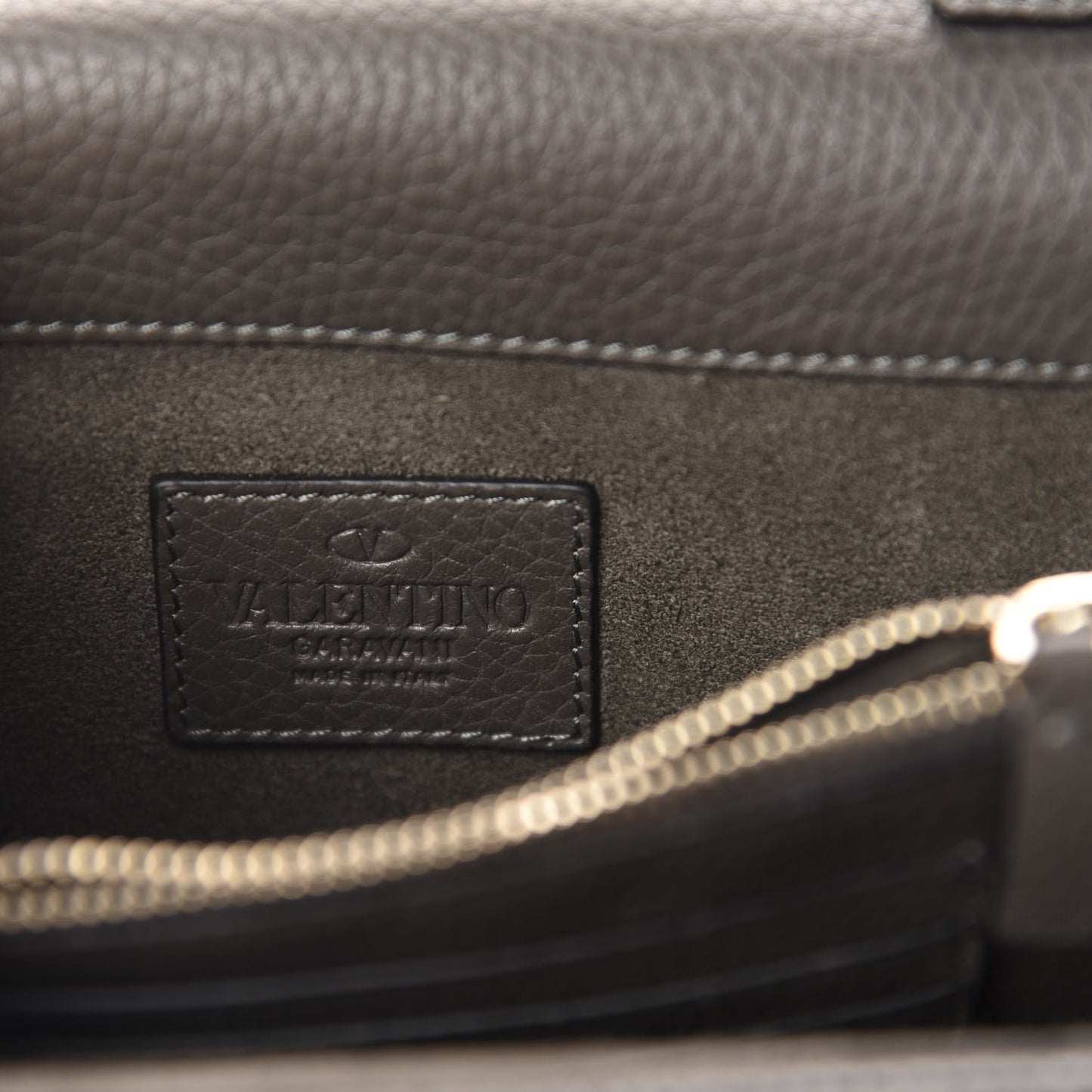 Grained Calfskin Rockstud Wallet on Chain Graphite