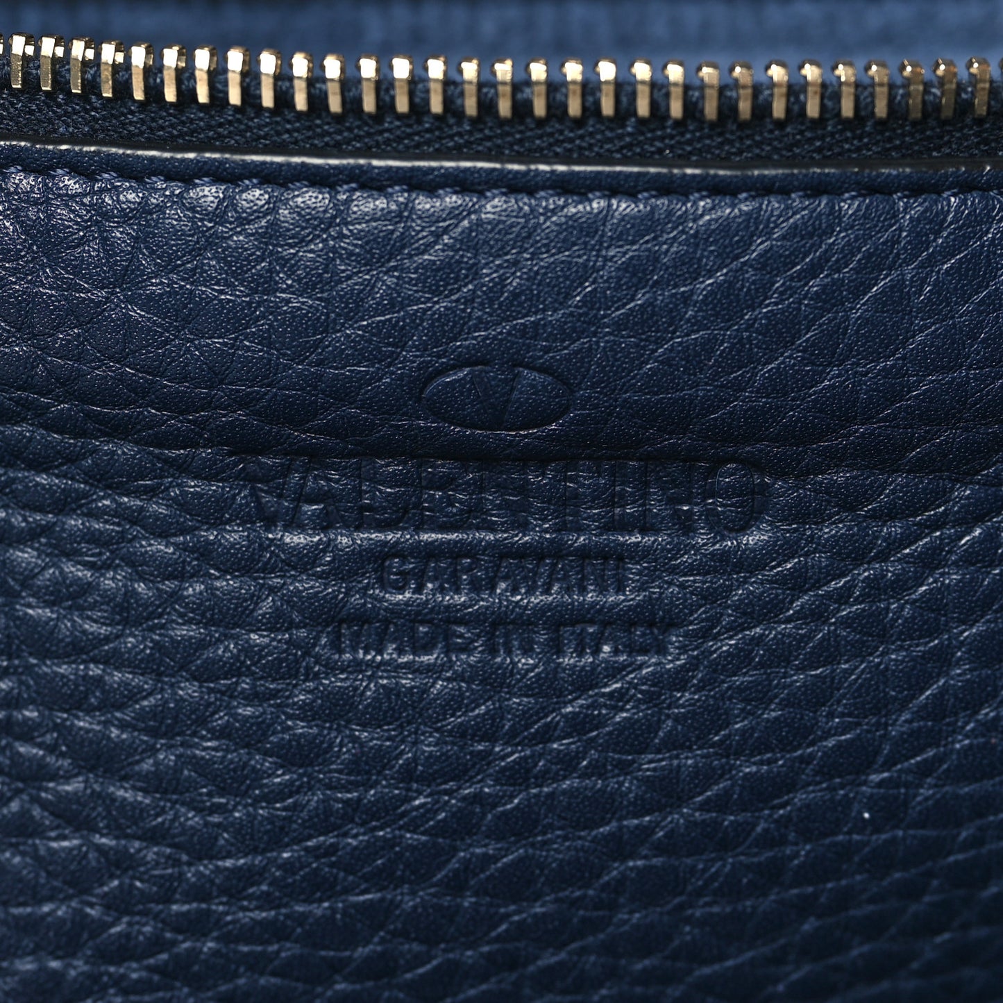 Pebbled Calfskin Medium Rockstud Tote Marine