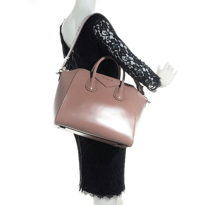 Givenchy Smooth Calfskin Medium Antigona Linen 2 of 9