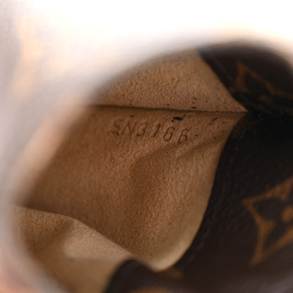 Louis Vuitton Monogram Sunglasses Case MM 7 of 9