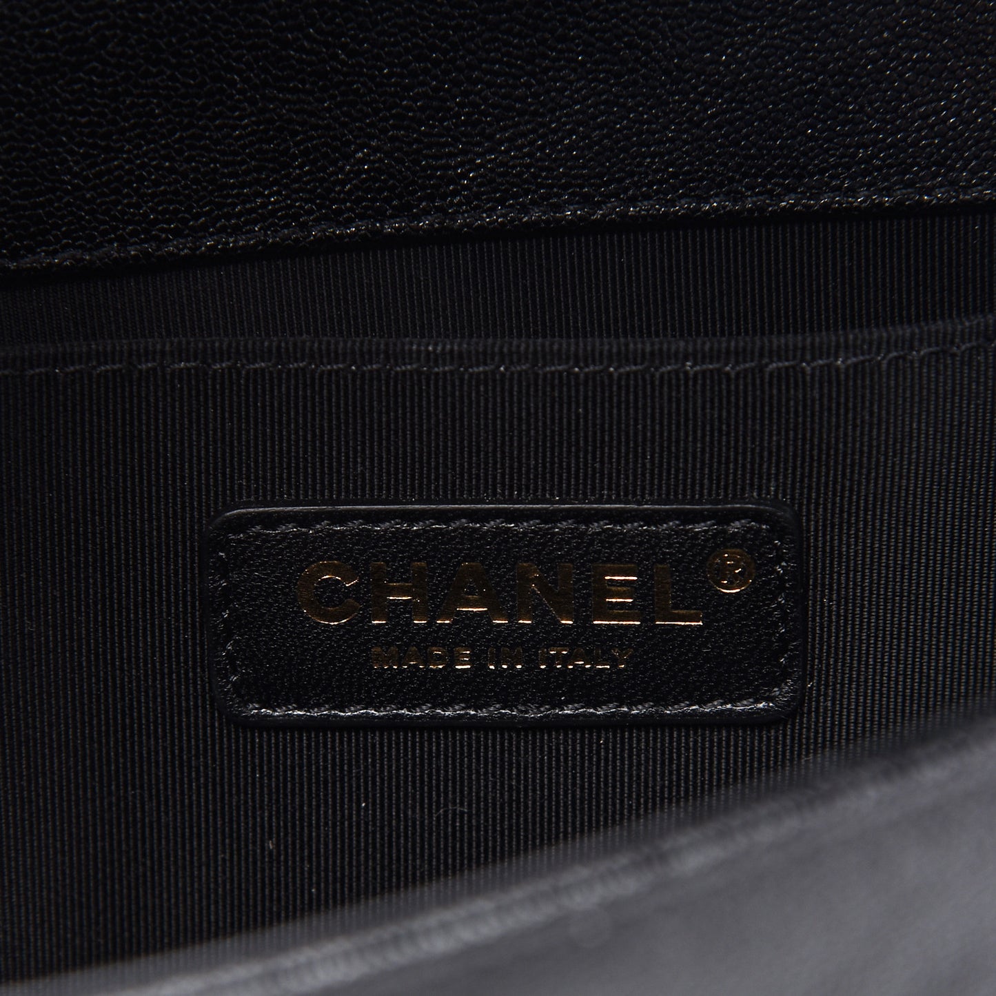 Caviar Chevron Quilted Medium Boy Flap Black