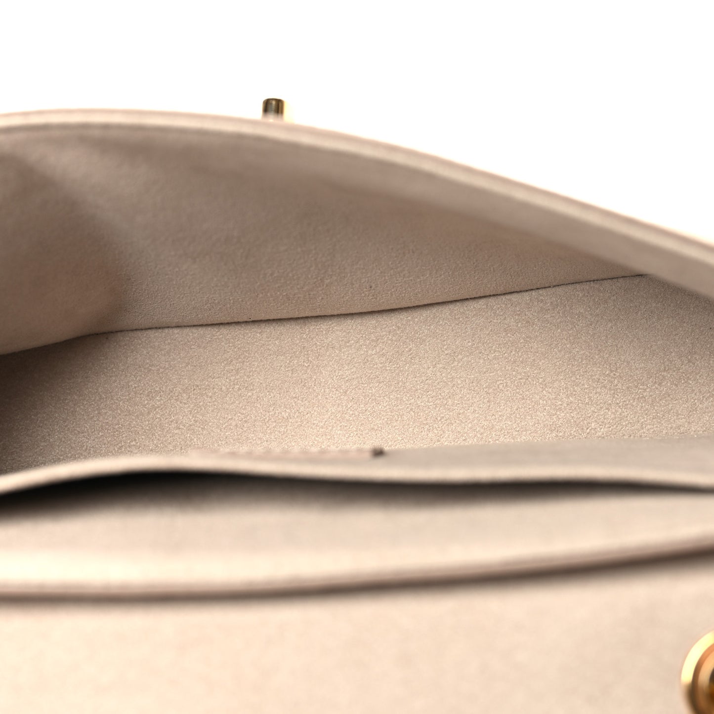 Grained Calfskin Lockme Chain East West Greige