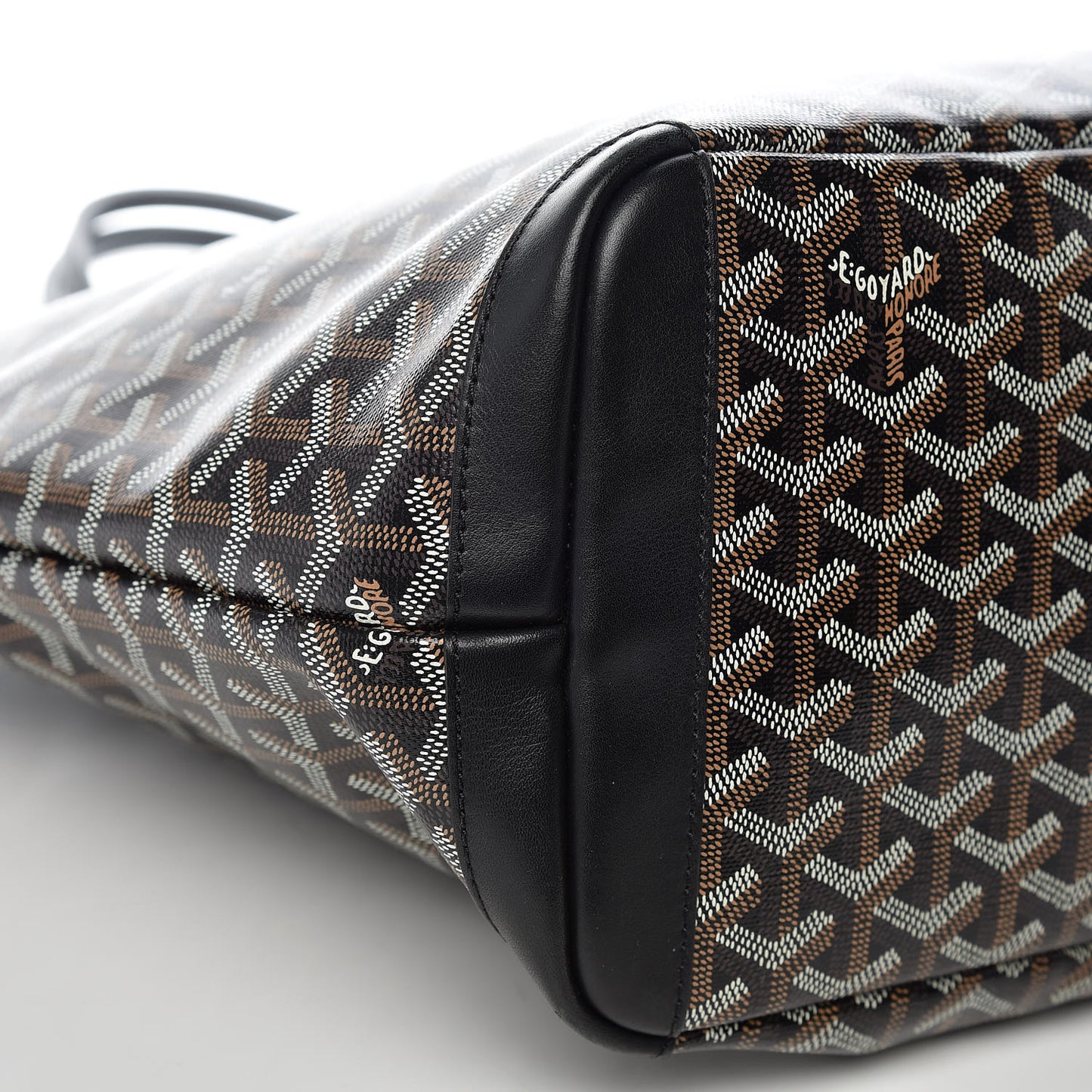 Goyardine Artois MM Black
