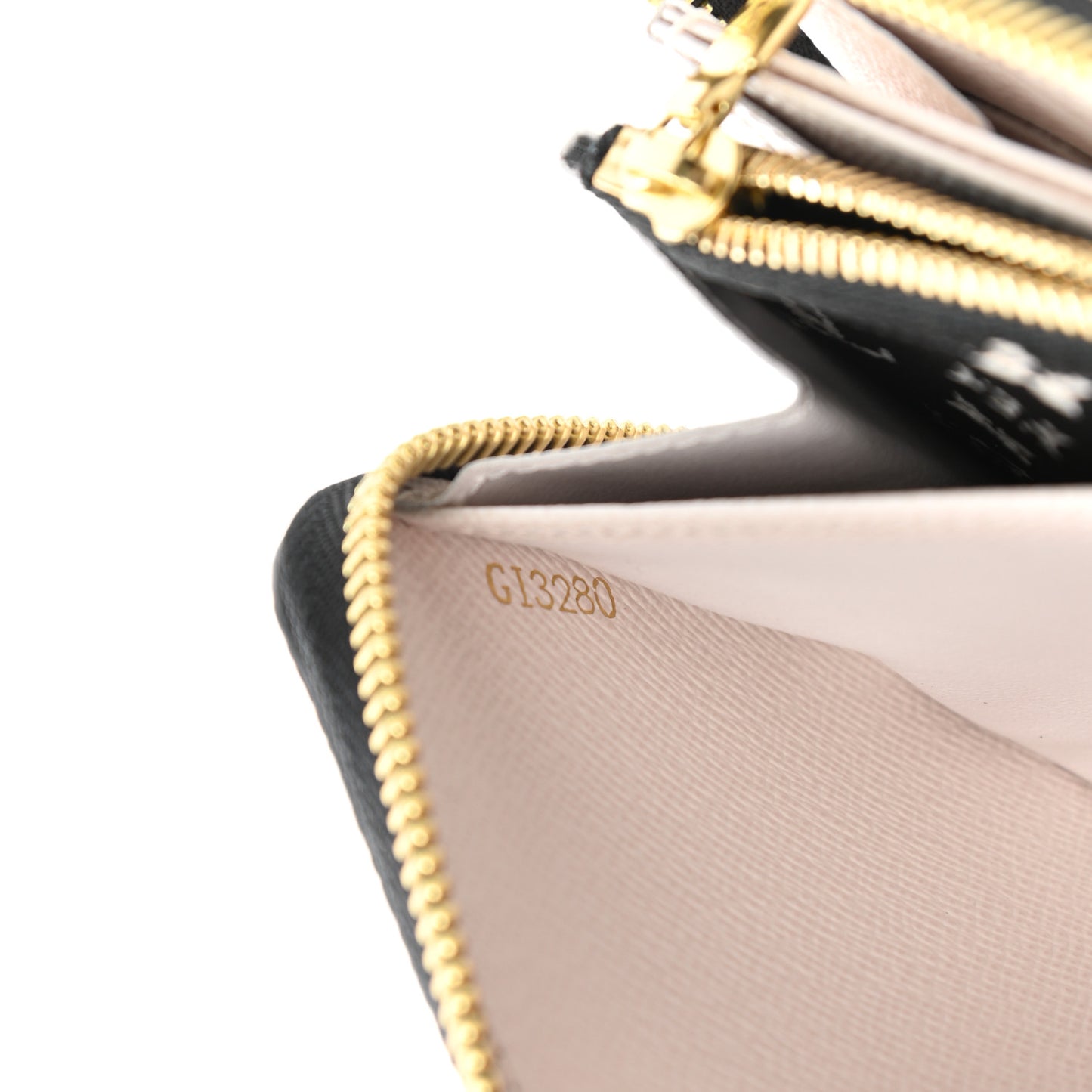 Monogram Giant Crafty Zippy Wallet Creme Caramel